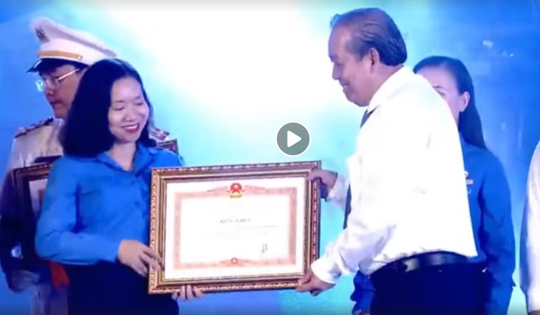Đoàn Thanh niên Trường Đại học Công nghiệp Hà Nội vinh dự đón nhận Bằng khen của Thủ tướng Chính phủ