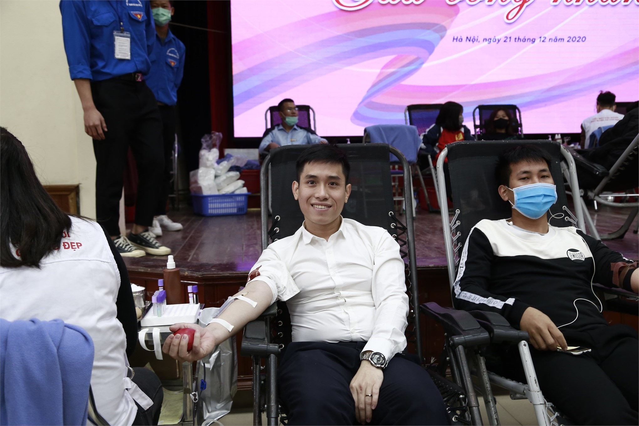CBVC, sinh viên nhà trường hiến tặng 521 đơn vị máu tại Ngày hội Cầu vồng nhân ái năm 2020