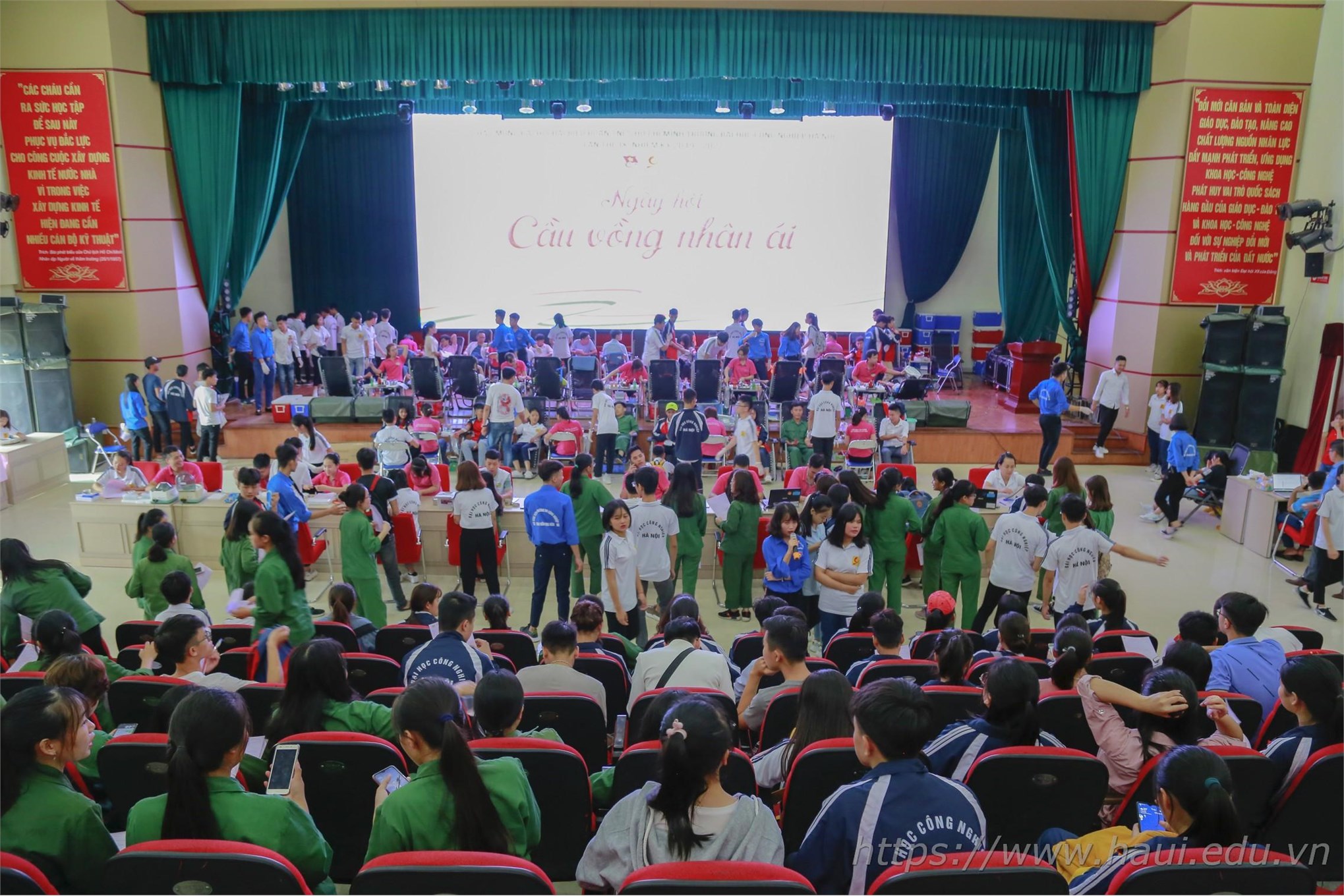 Tuổi trẻ Trường Đại học Công nghiệp Hà Nội hiến tặng 1439 đơn vị máu tại Ngày hội Cầu vồng nhân ái 2021