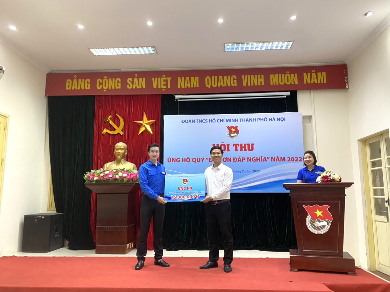 Đoàn trường Đại học Công nghiệp Hà Nội ủng hộ Quỹ Đền ơn đáp nghĩa năm 2022