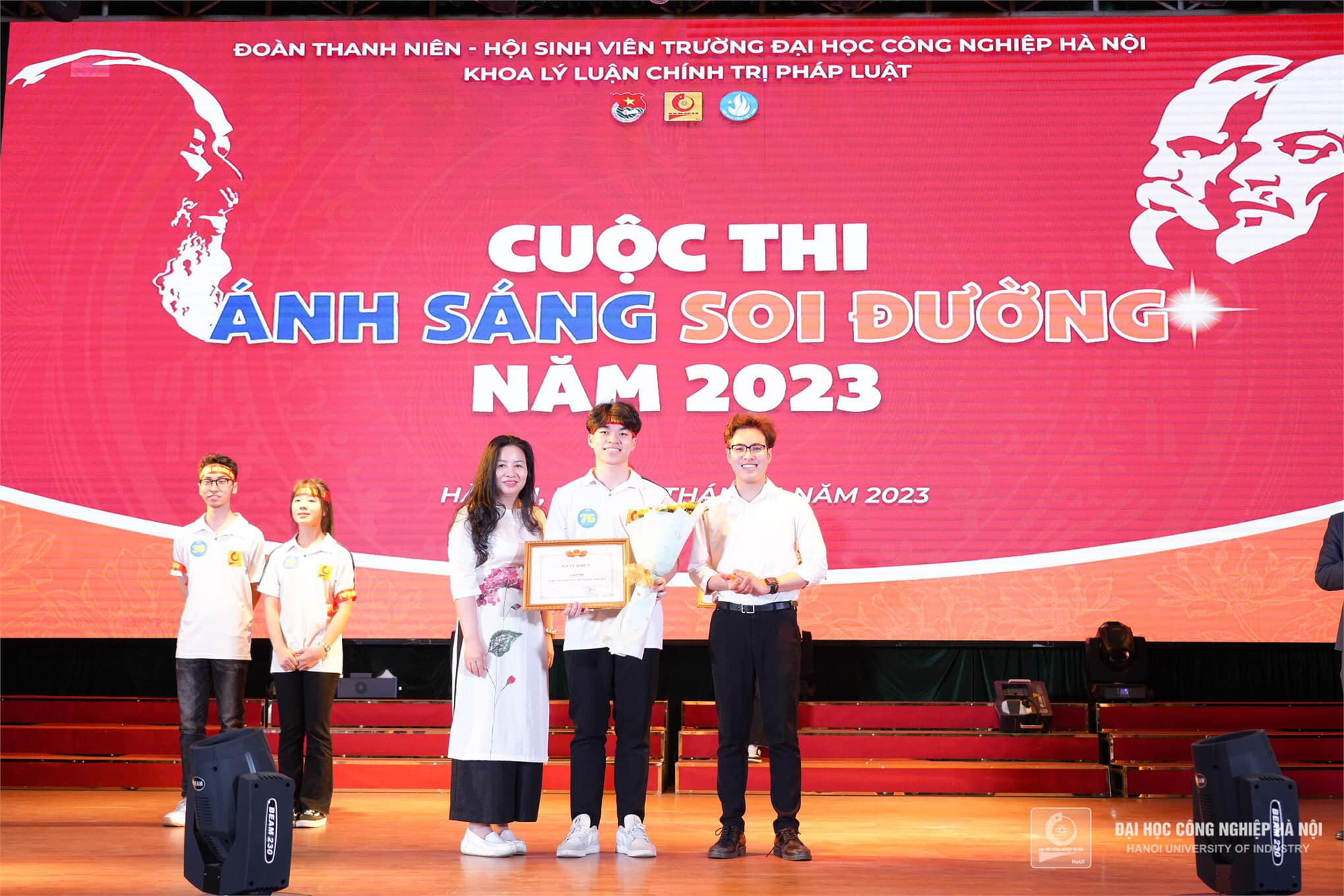 Sôi nổi Chung kết cuộc thi “Ánh sáng soi đường” năm 2023