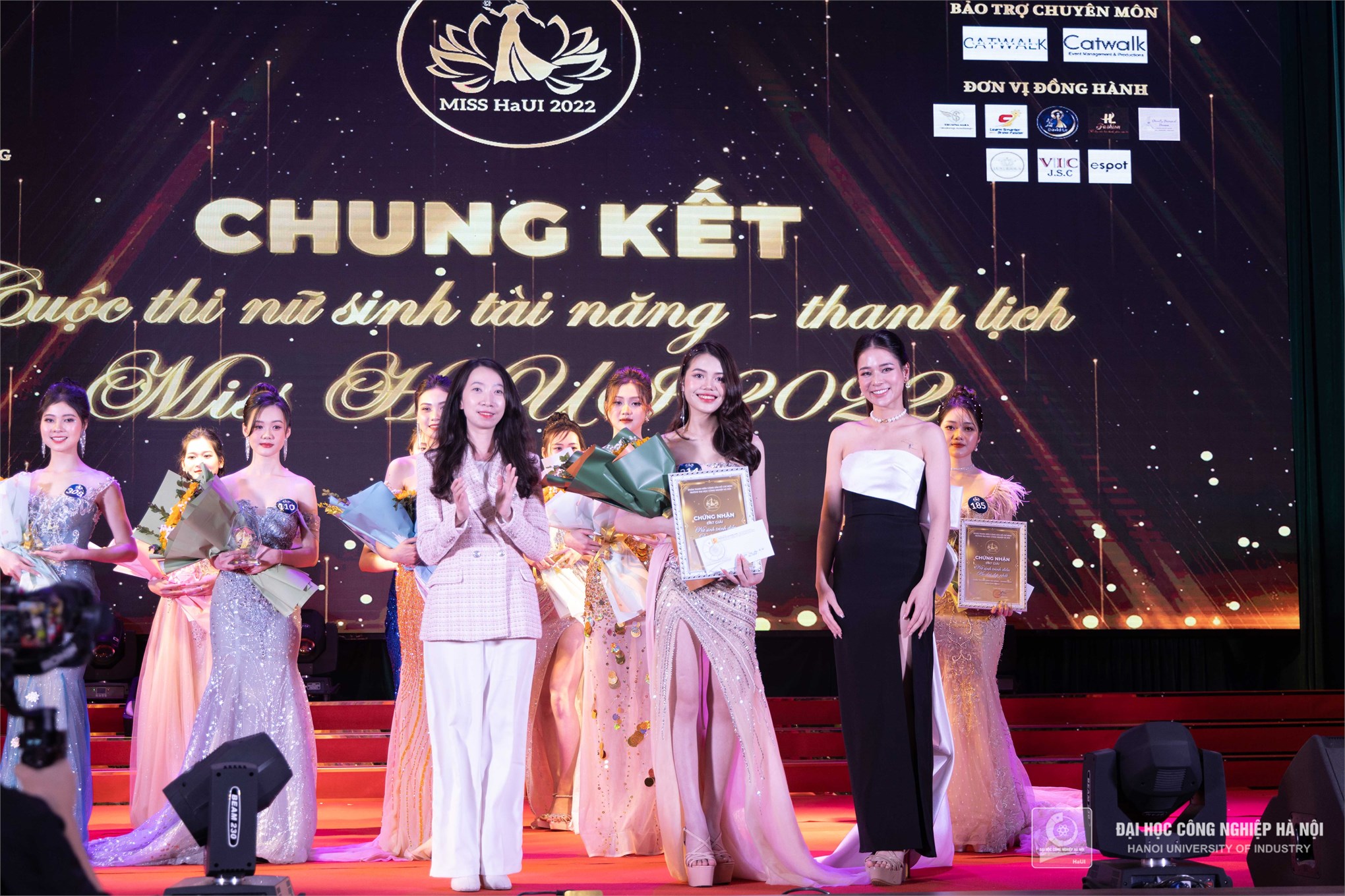 Bùng nổ đêm chung kết nữ sinh tài năng – thanh lịch Miss HaUI 2022