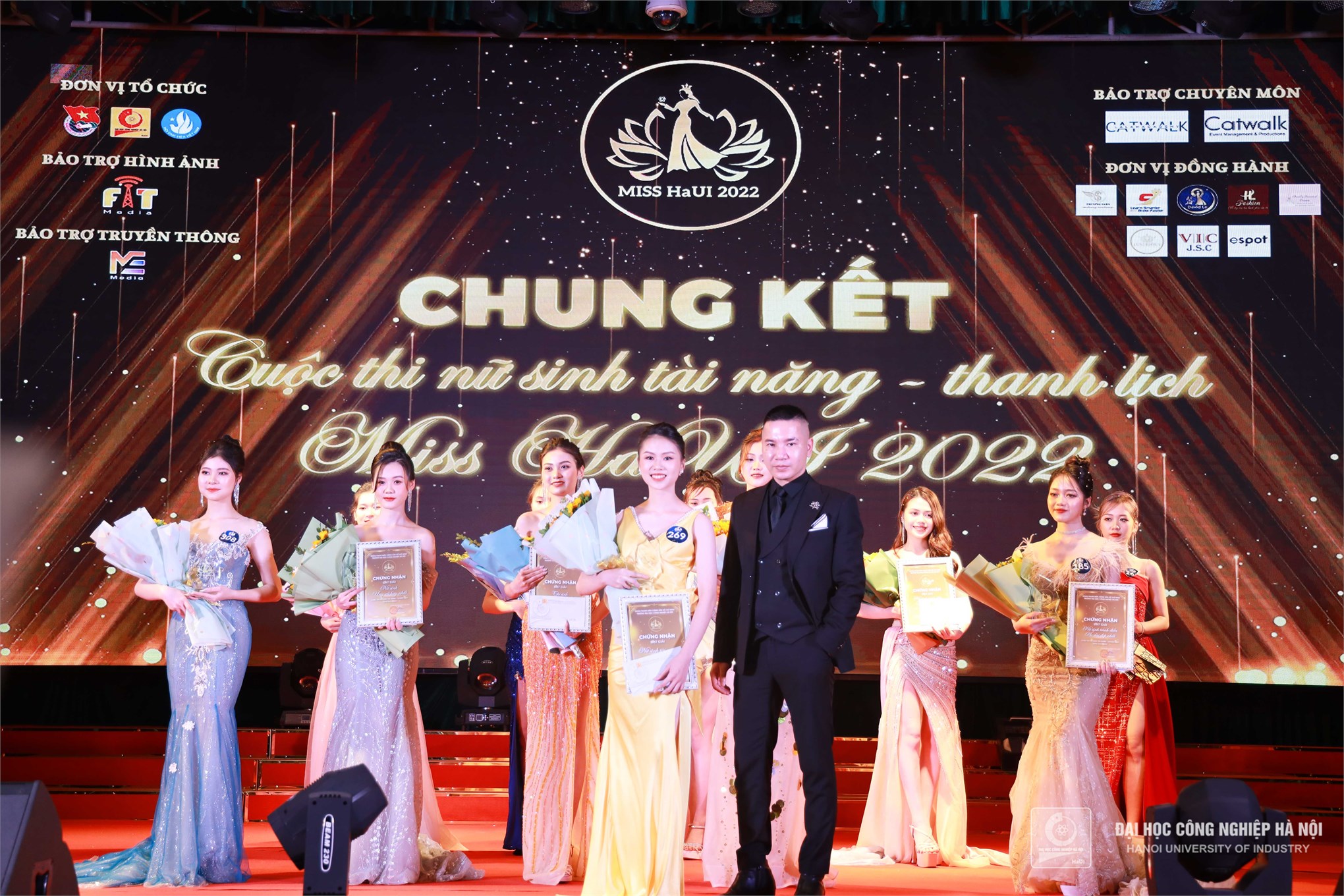 Bùng nổ đêm chung kết nữ sinh tài năng – thanh lịch Miss HaUI 2022