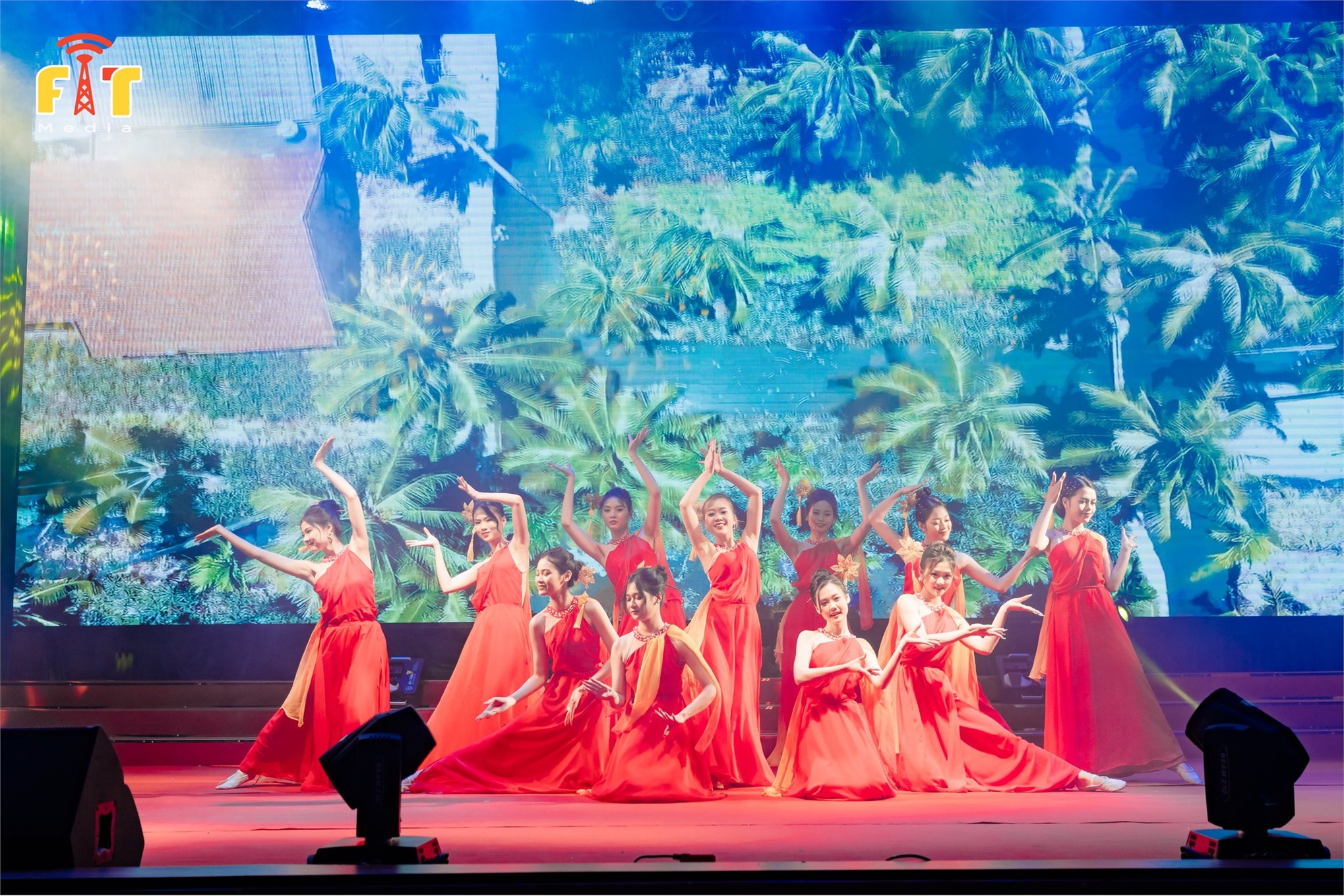 Bùng nổ đêm chung kết nữ sinh tài năng – thanh lịch Miss HaUI 2022