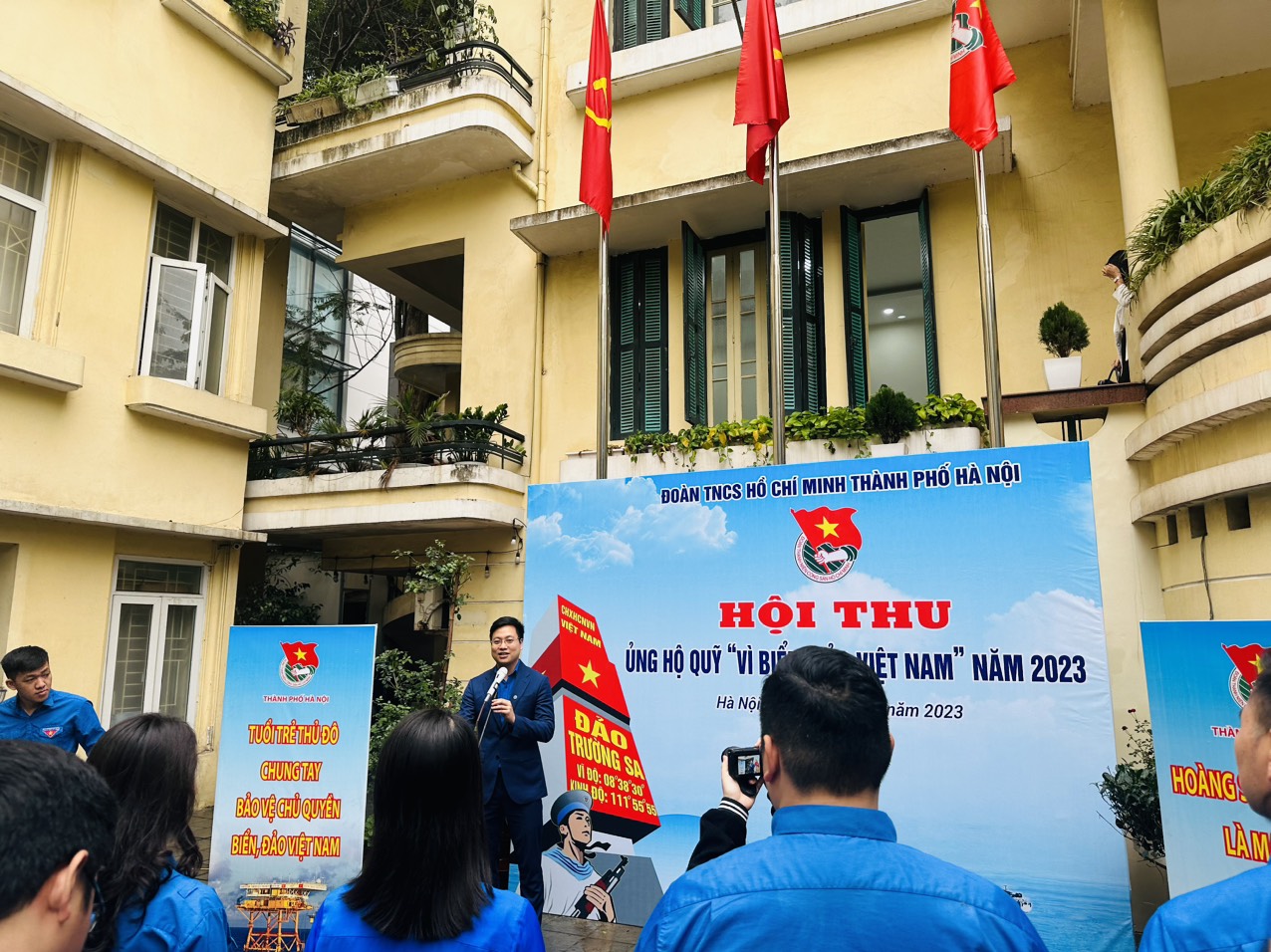 Đoàn trường Đại học Công nghiệp Hà Nội ủng hộ Quỹ Vì biển đảo Việt Nam năm 2023