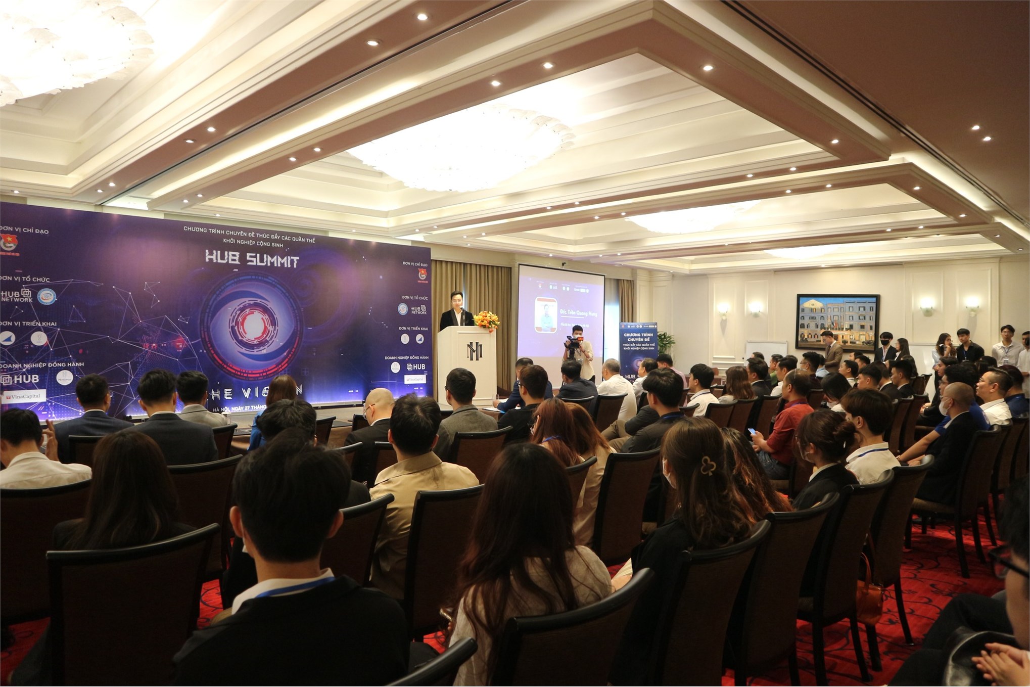 Ngày hội Khởi nghiệp HUB Summit với chủ đề “Khi công nghệ lên ngôi, hãy để nhãn quan nhạy bén làm chủ”