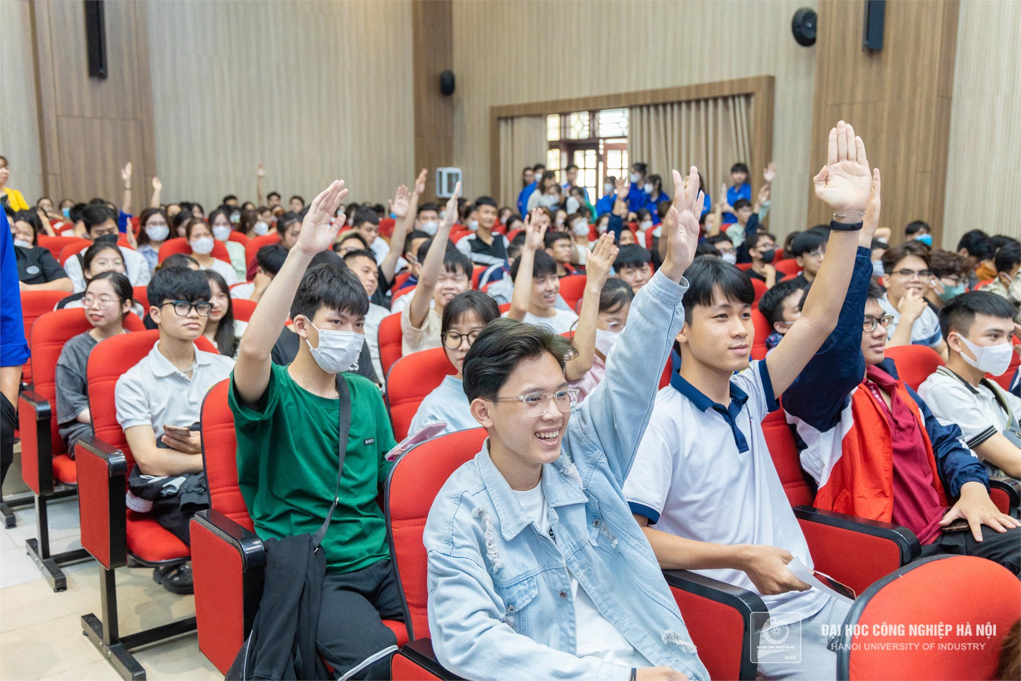 Đoàn trường ĐH Công nghiệp Hà Nội đăng cai tổ chức thành công toạ đàm “Tác hại của thuốc lá điện tử trong học đường”
