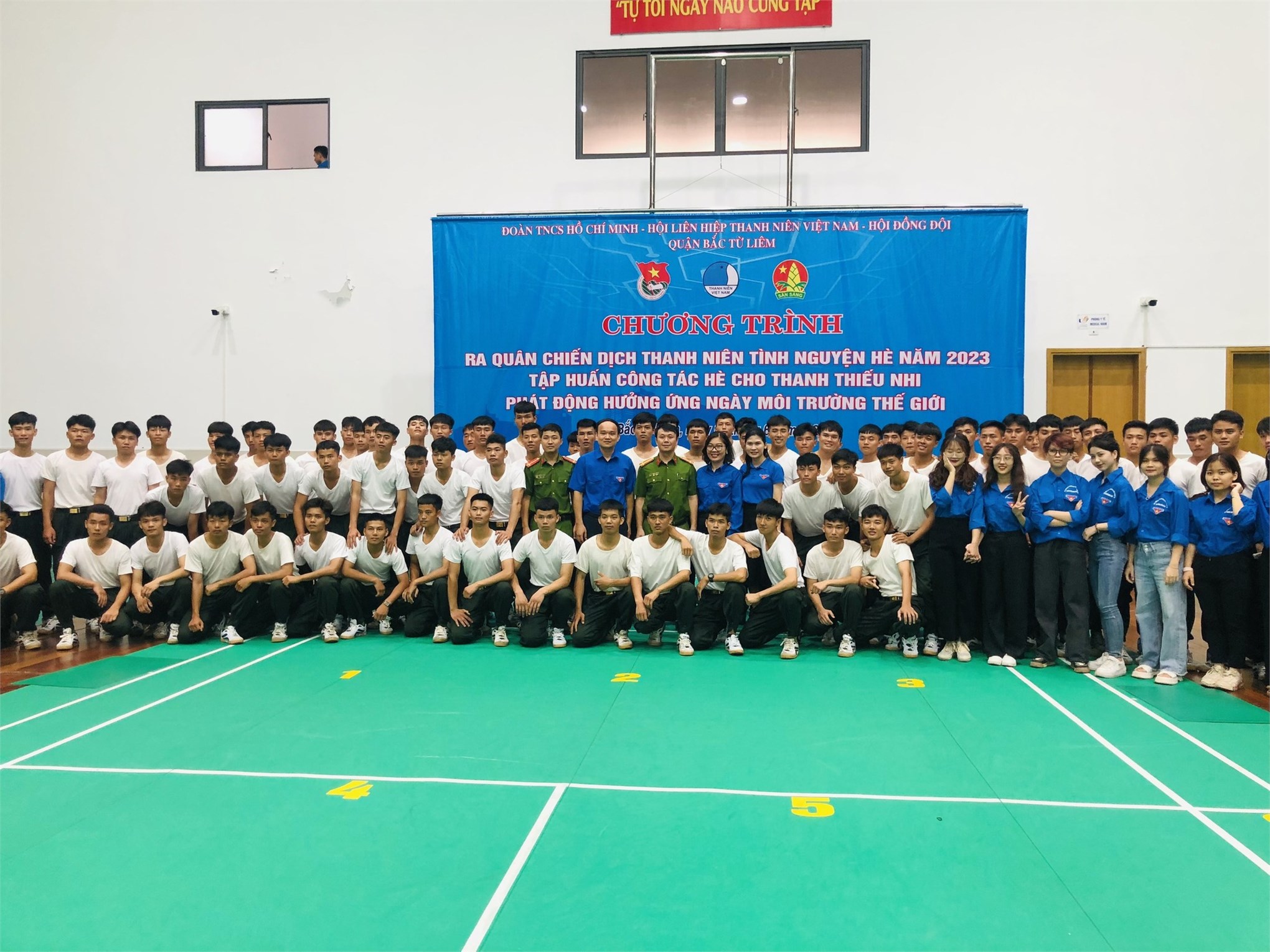 Đoàn Thanh niên trường ĐH Công nghiệp Hà Nội phối hợp với Quận đoàn Bắc Từ Liêm tổ chức chương trình ra quân chiến dịch thanh niên tình nguyện hè năm 2023