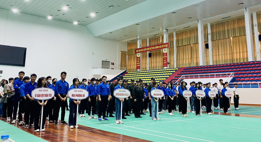 Đoàn Thanh niên trường ĐH Công nghiệp Hà Nội phối hợp với Quận đoàn Bắc Từ Liêm tổ chức chương trình ra quân chiến dịch thanh niên tình nguyện hè năm 2023