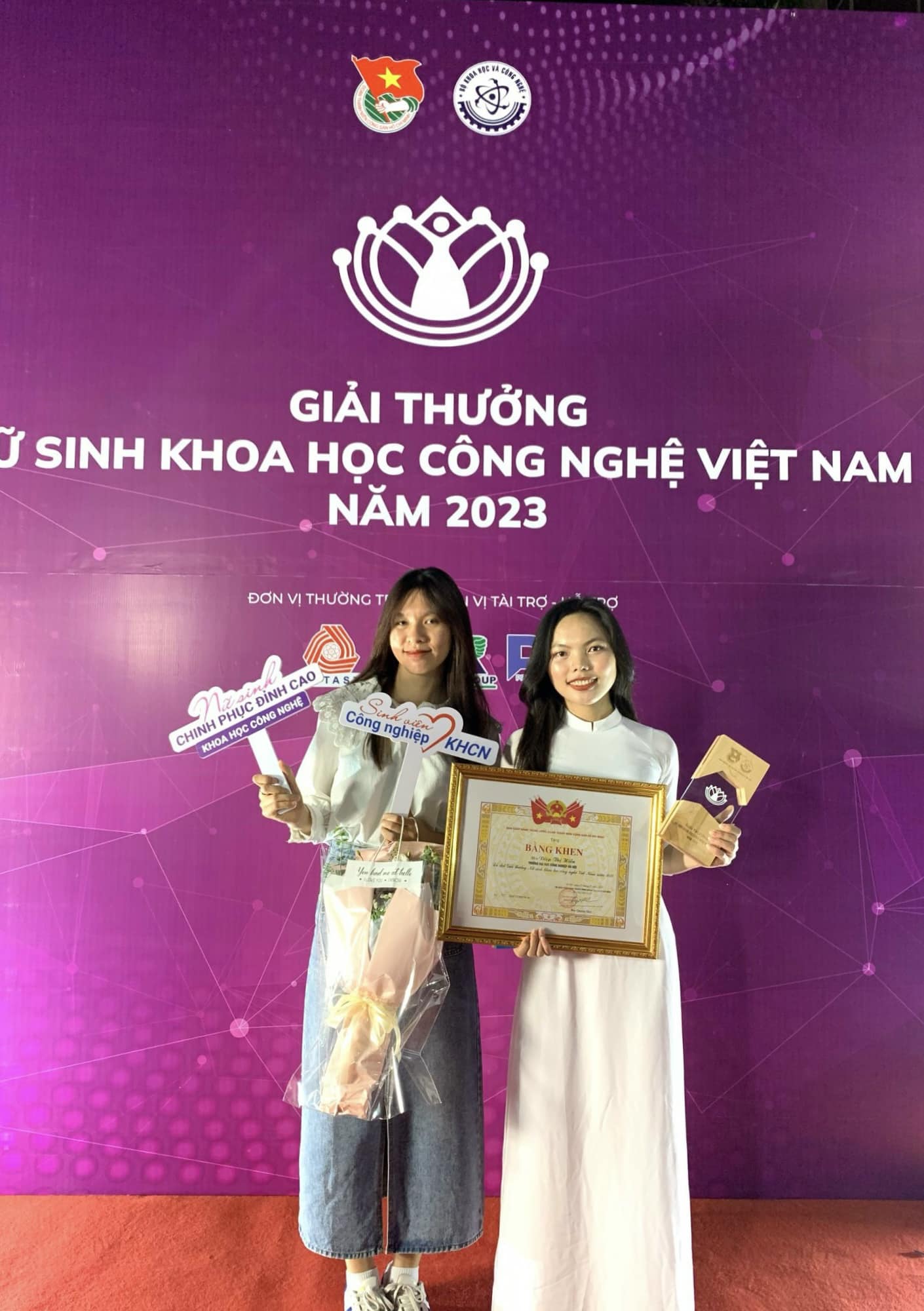 Diệp Thị Hiền - Uỷ viên BCH liên chi Đoàn khoa Điện tử xuất sắc đạt giải thưởng nữ sinh viên tiêu biểu lĩnh vực khoa học Công nghệ Việt Nam 2023