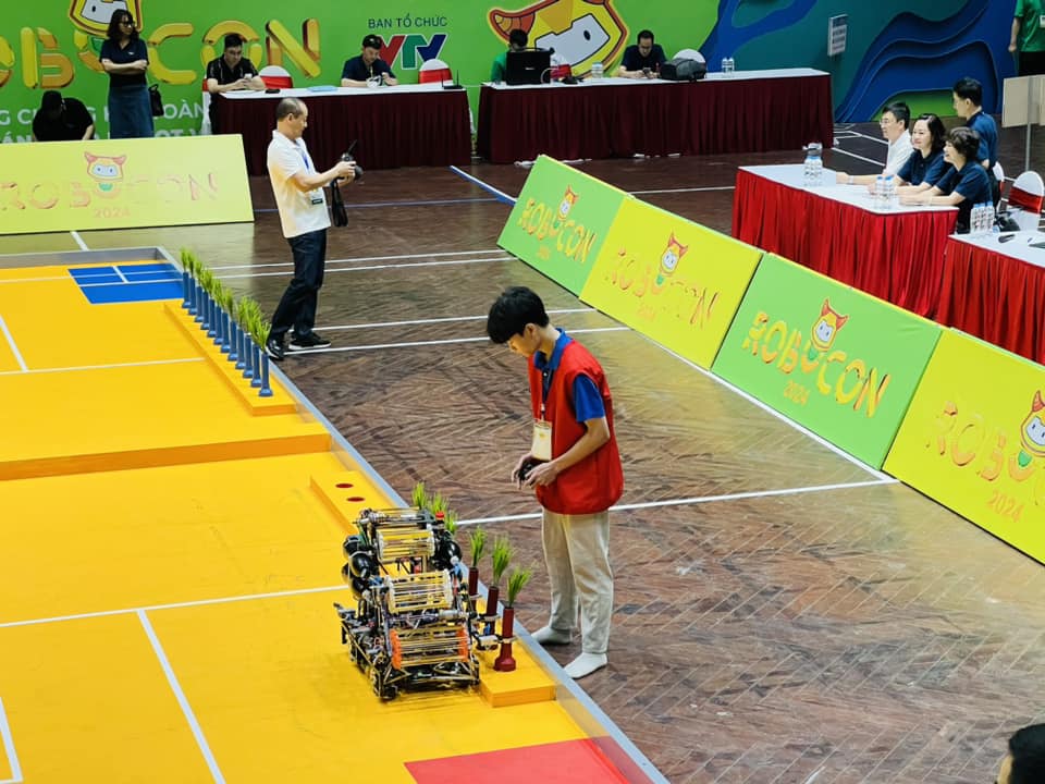 03 đội thi Robocon của ĐH Công nghiệp Hà Nội đã lọt vào Chung kết cuộc thi Robocon 2024