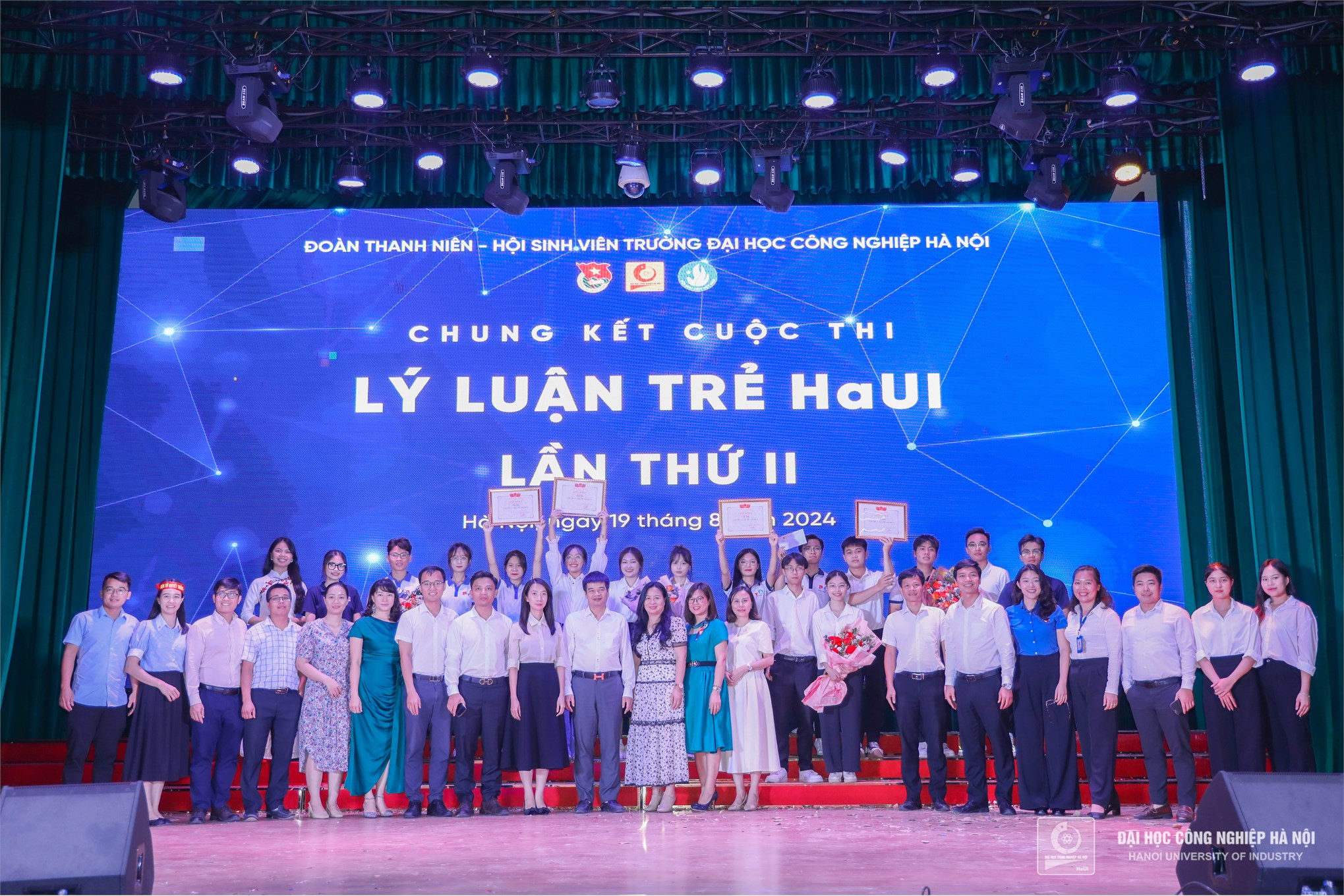 Ấn tượng, sôi nổi, nhiệt huyết: Chung kết Lý luận trẻ HaUI