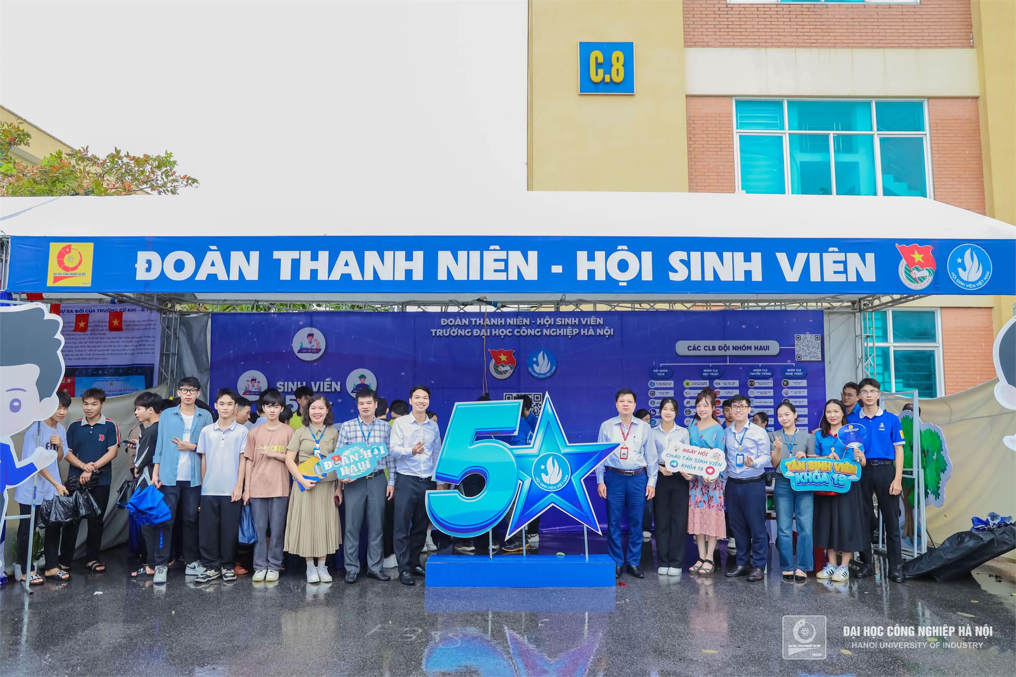 Sôi nổi ngày hội chào đón tân sinh viên Khóa 19, Khóa 26