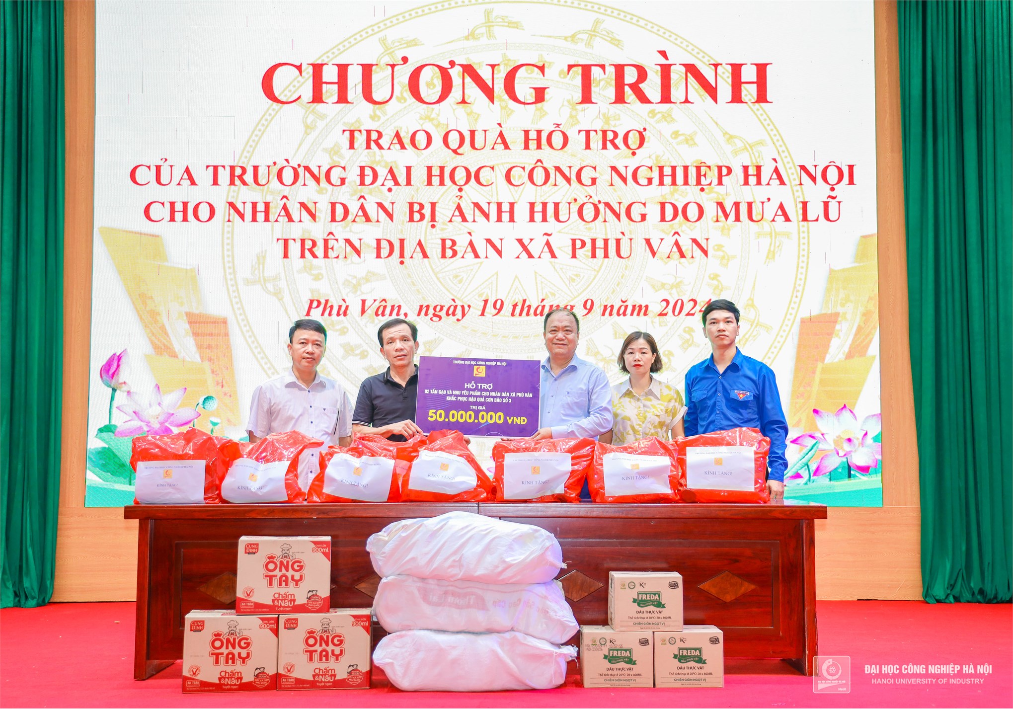 Tuổi trẻ Đại học công nghiệp Hà Nội góp phần khắc phục hậu quả của cơn bão Yagi