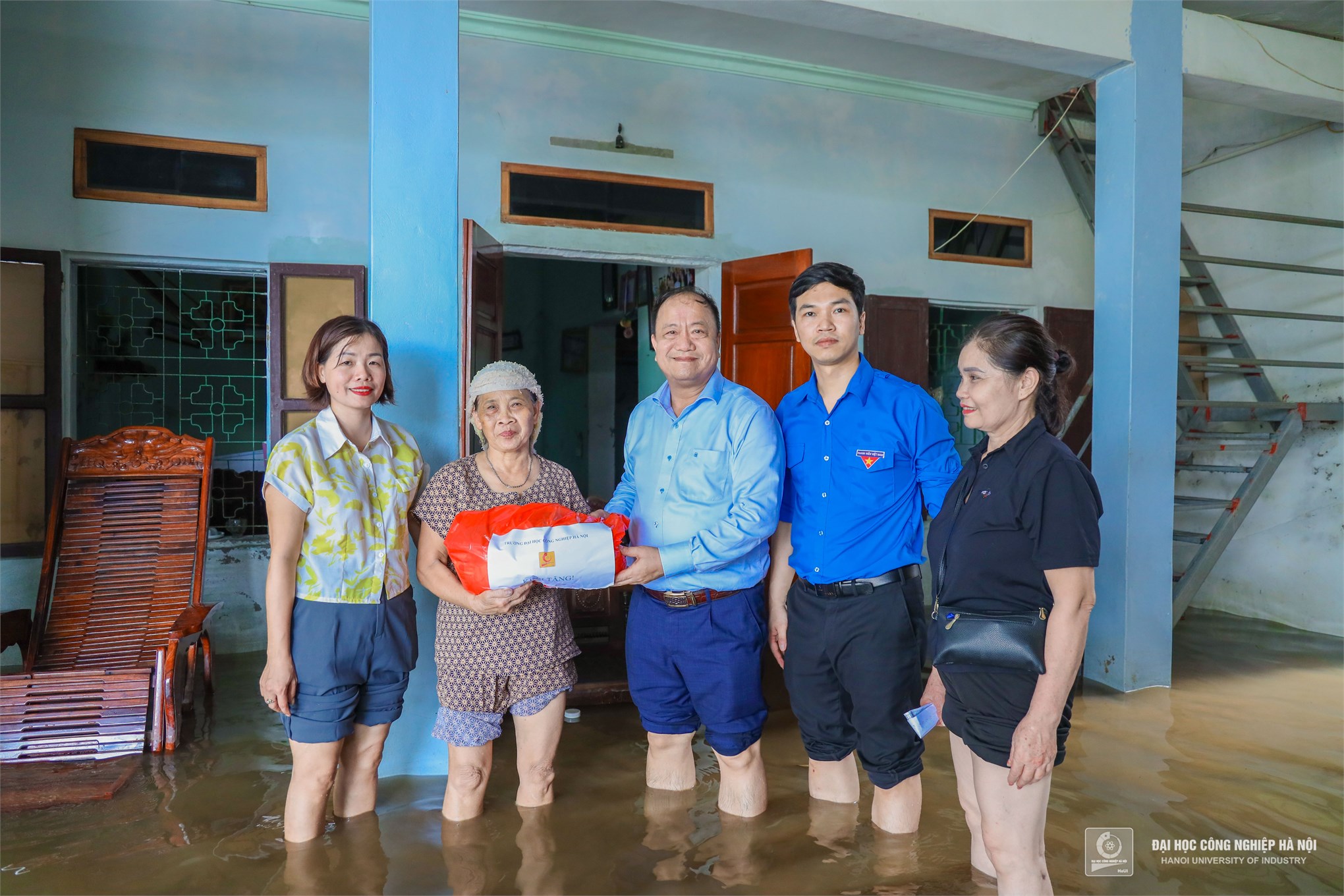 Tuổi trẻ Đại học công nghiệp Hà Nội góp phần khắc phục hậu quả của cơn bão Yagi