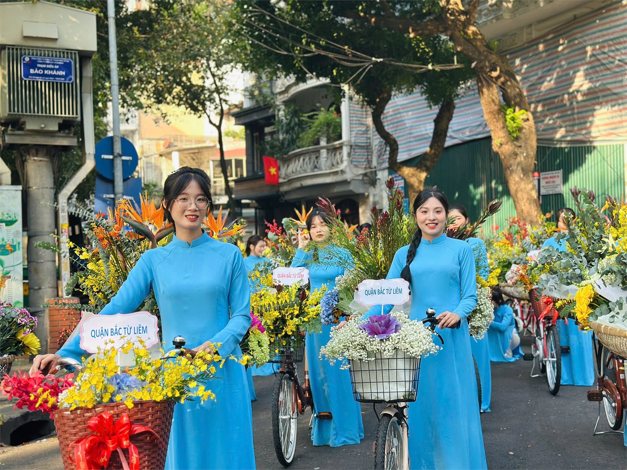 Tuổi trẻ ĐH Công nghiệp Hà Nội hân hoan chào mừng 70 năm Giải phóng Thủ đô