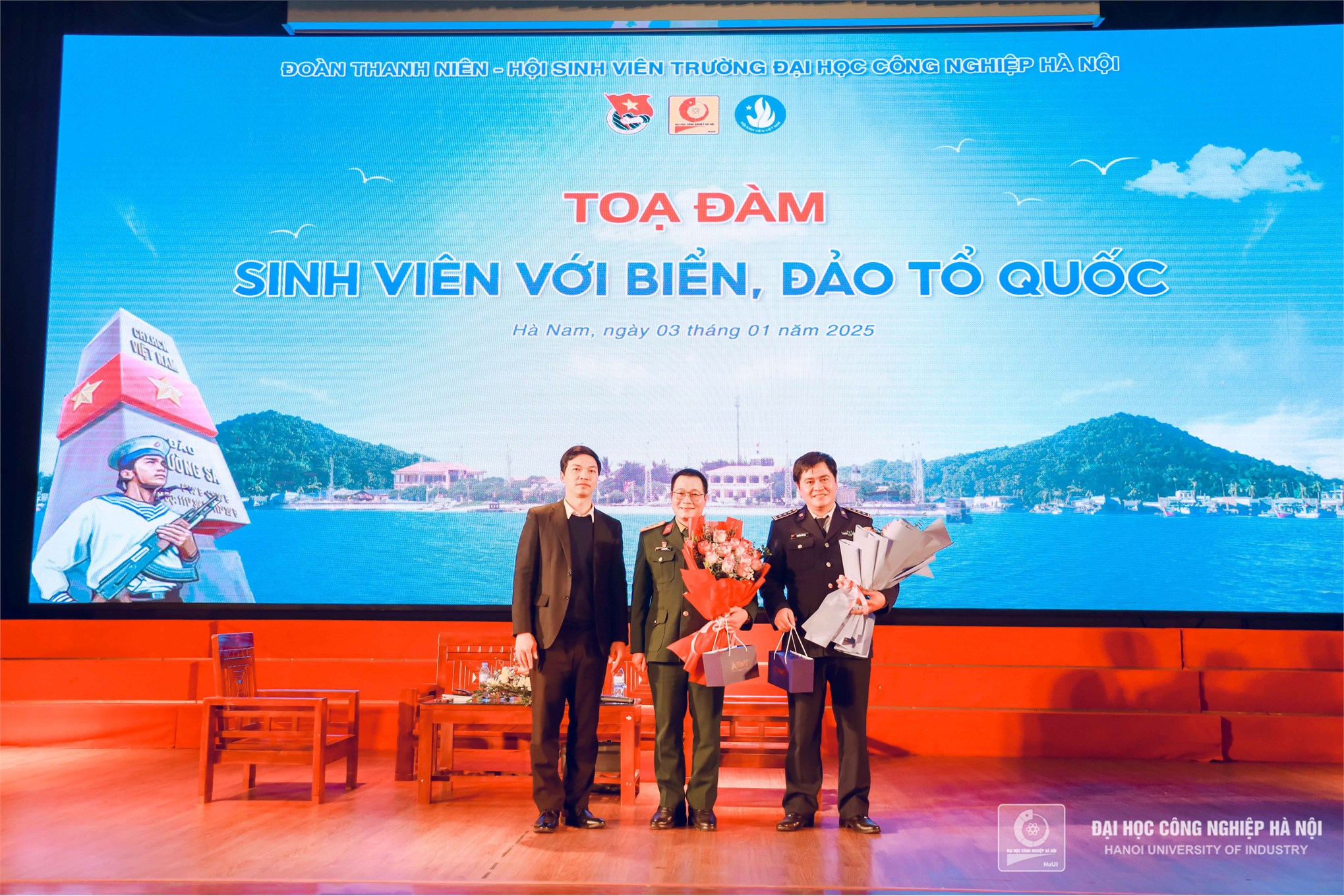 Tọa đàm `Sinh viên với Biển, Đảo Tổ quốc`