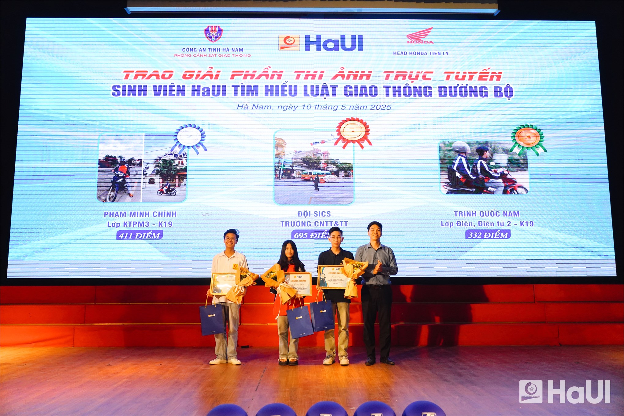 Tuổi trẻ HaUI tiên phong lan tỏa văn hóa giao thông an toàn, văn minh