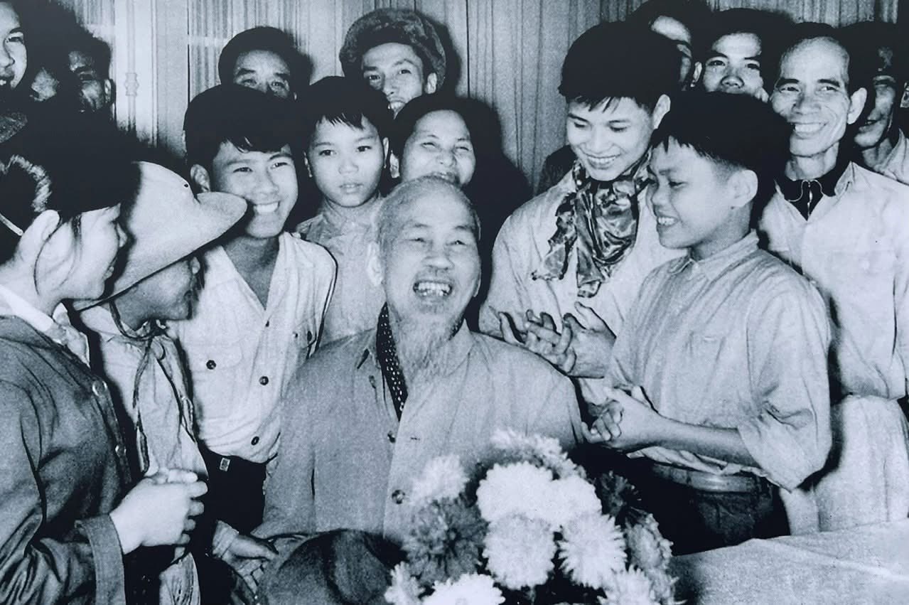 Kỷ niệm 135 năm ngày sinh Chủ tịch Hồ Chí Minh (19/5/1890 - 19/5/2025)