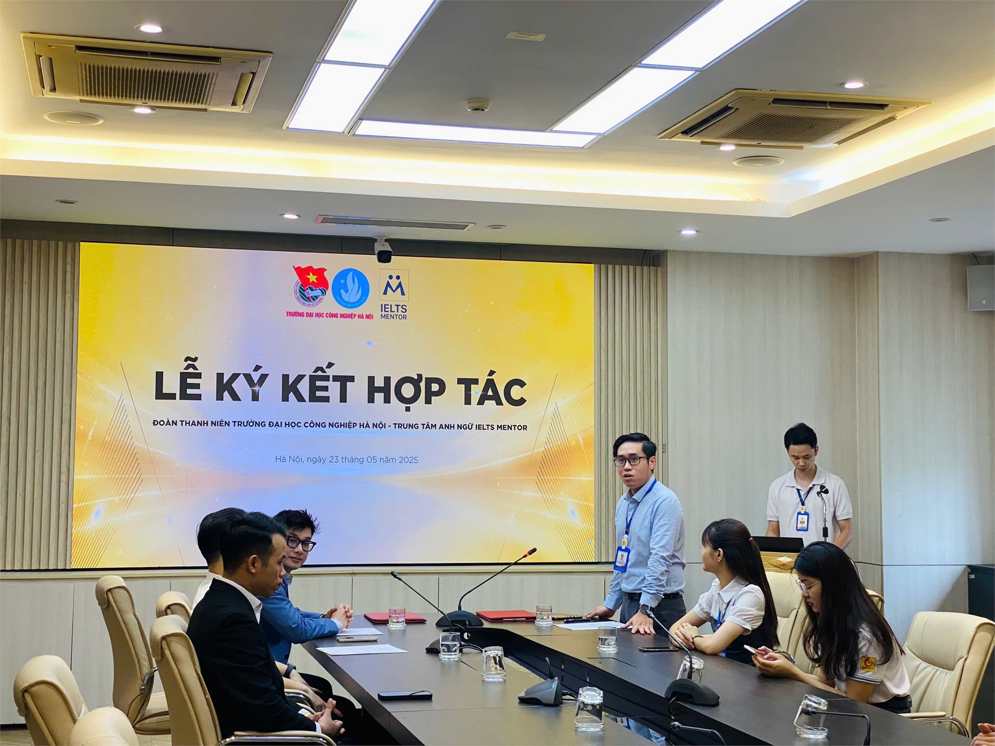 Đoàn Thanh niên – Hội sinh viên trường ký kết hợp tác với trung tâm Anh ngữ IELTS MENTOR