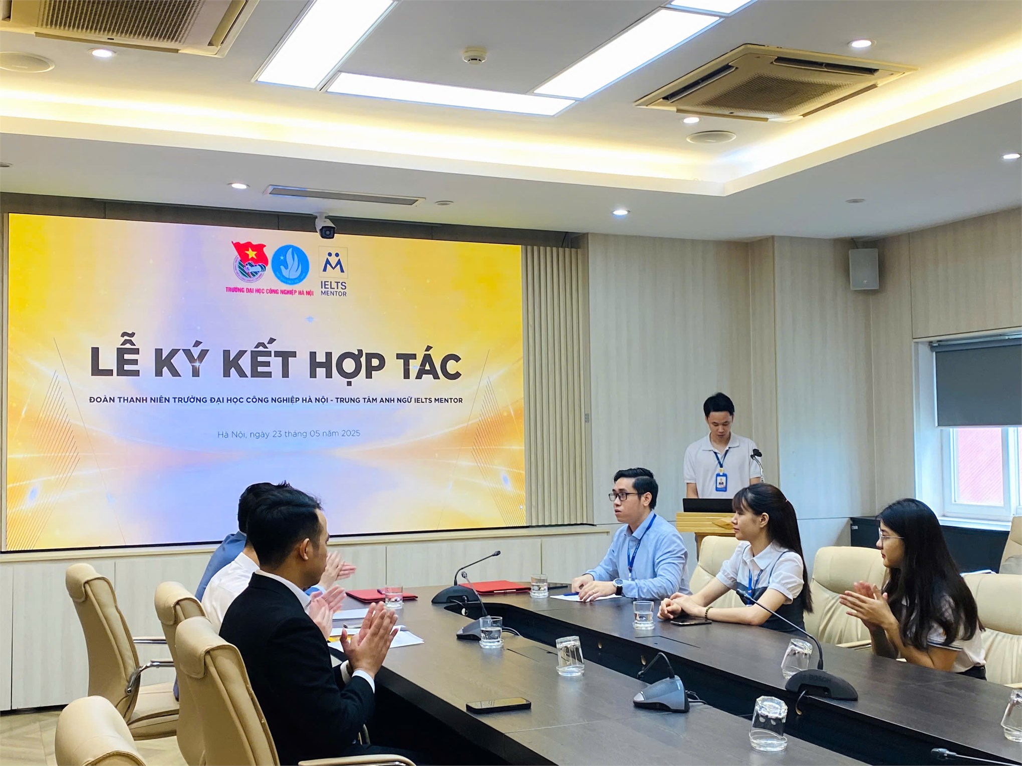 Đoàn Thanh niên – Hội sinh viên trường ký kết hợp tác với trung tâm Anh ngữ IELTS MENTOR