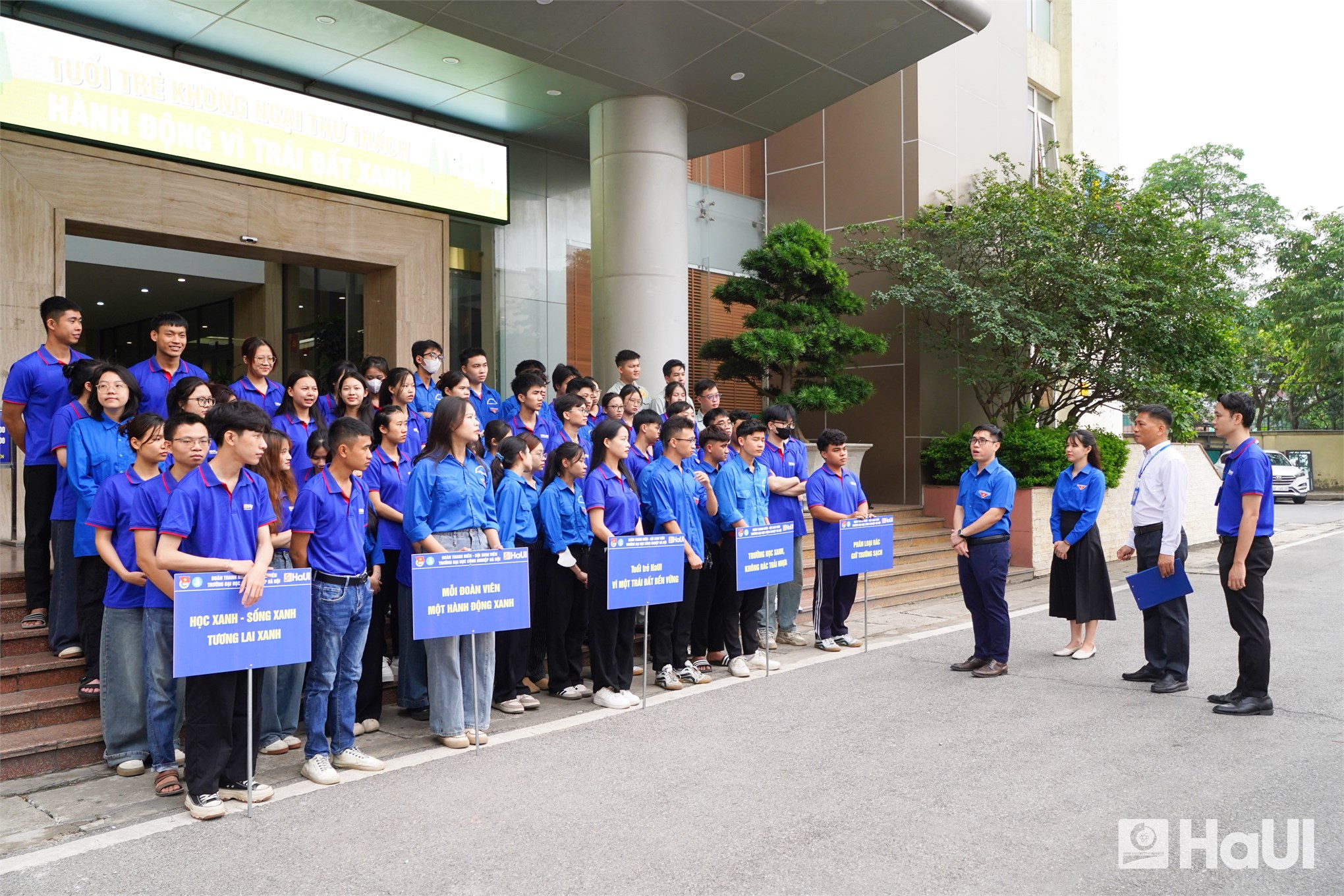 Hưởng ứng ngày môi trường thế giới năm 2025: Đại học Công nghiệp Hà Nội với nỗ lực giảm thiểu tác hại ô nhiễm rác thải nhựa (Beat Plastic Pollution)