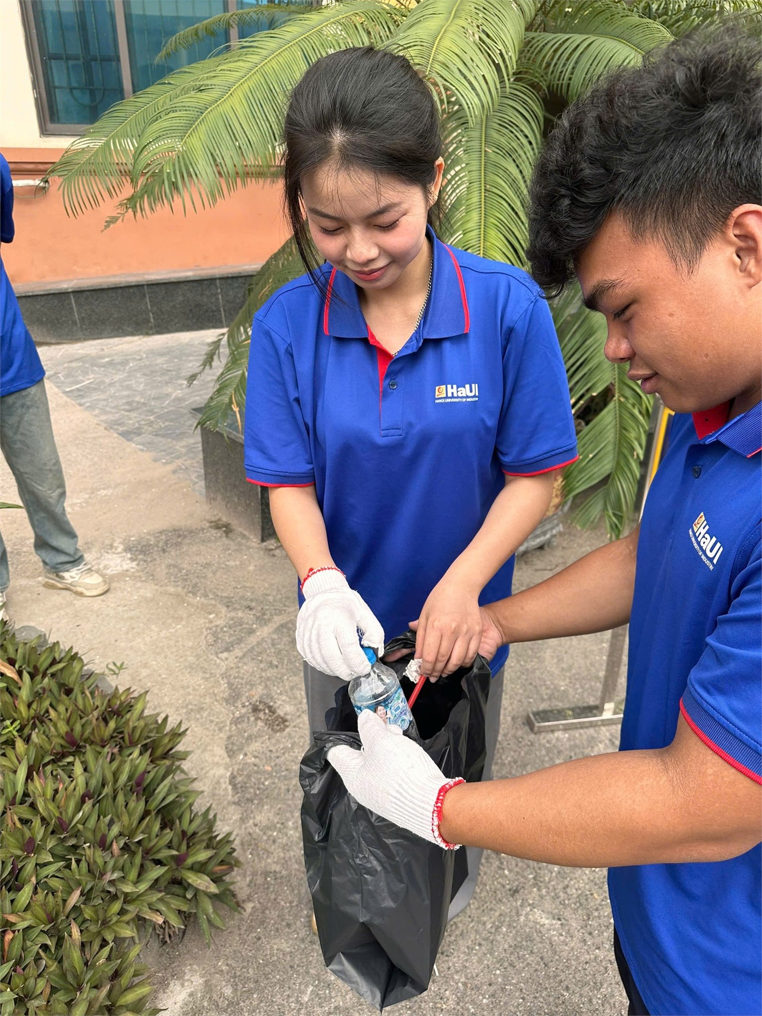 Hưởng ứng ngày môi trường thế giới năm 2025: Đại học Công nghiệp Hà Nội với nỗ lực giảm thiểu tác hại ô nhiễm rác thải nhựa (Beat Plastic Pollution)