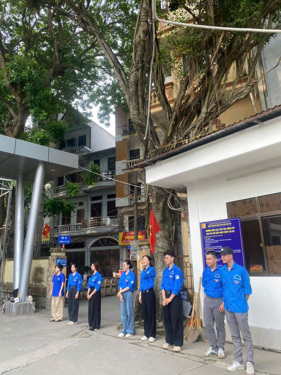 Trường Đại học Công nghiệp Hà Nội triển khai mô hình `Cổng trường học An toàn giao thông, Văn minh đô thị, Vệ sinh môi trường`