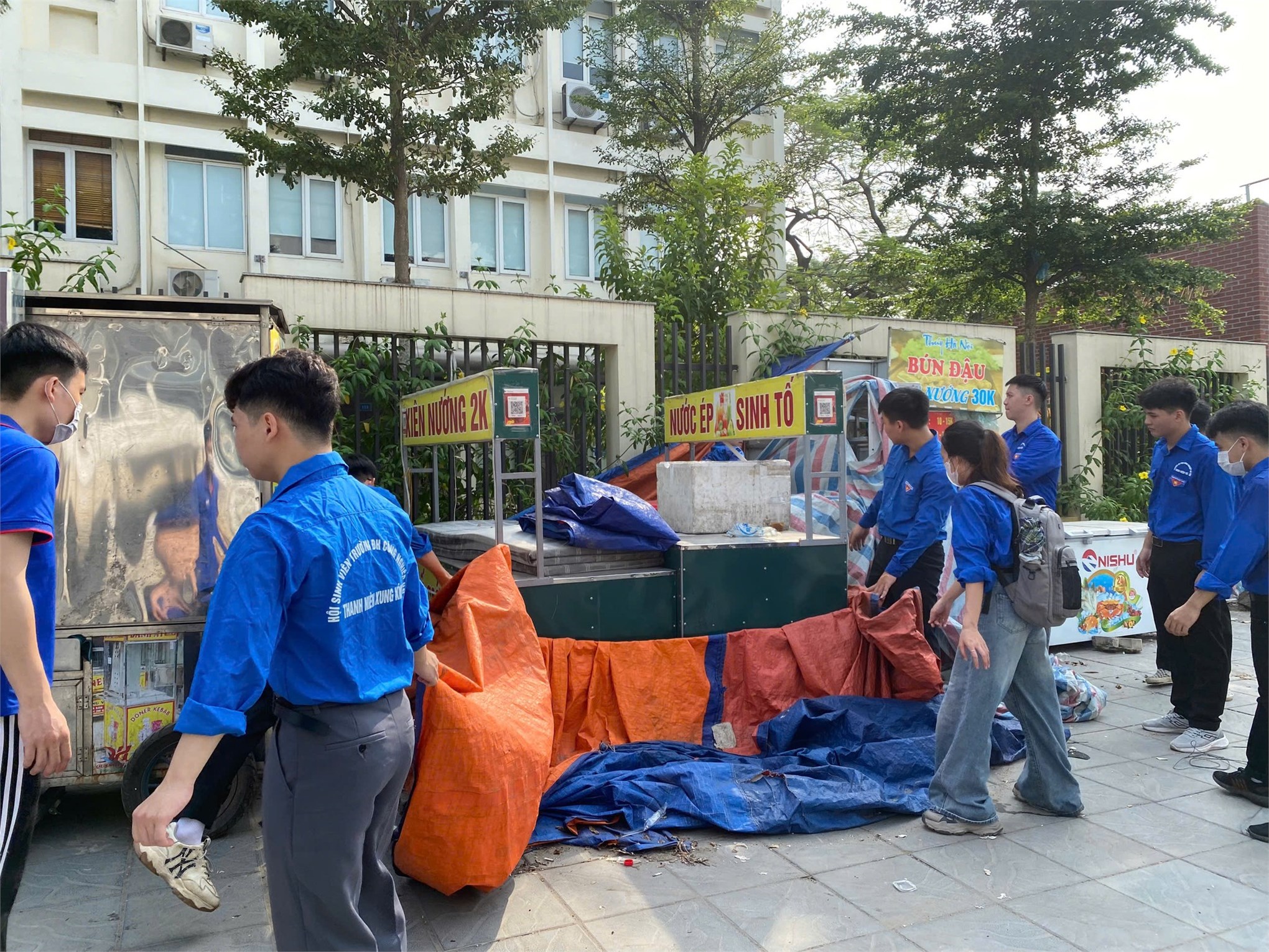 Trường Đại học Công nghiệp Hà Nội triển khai mô hình `Cổng trường học An toàn giao thông, Văn minh đô thị, Vệ sinh môi trường`