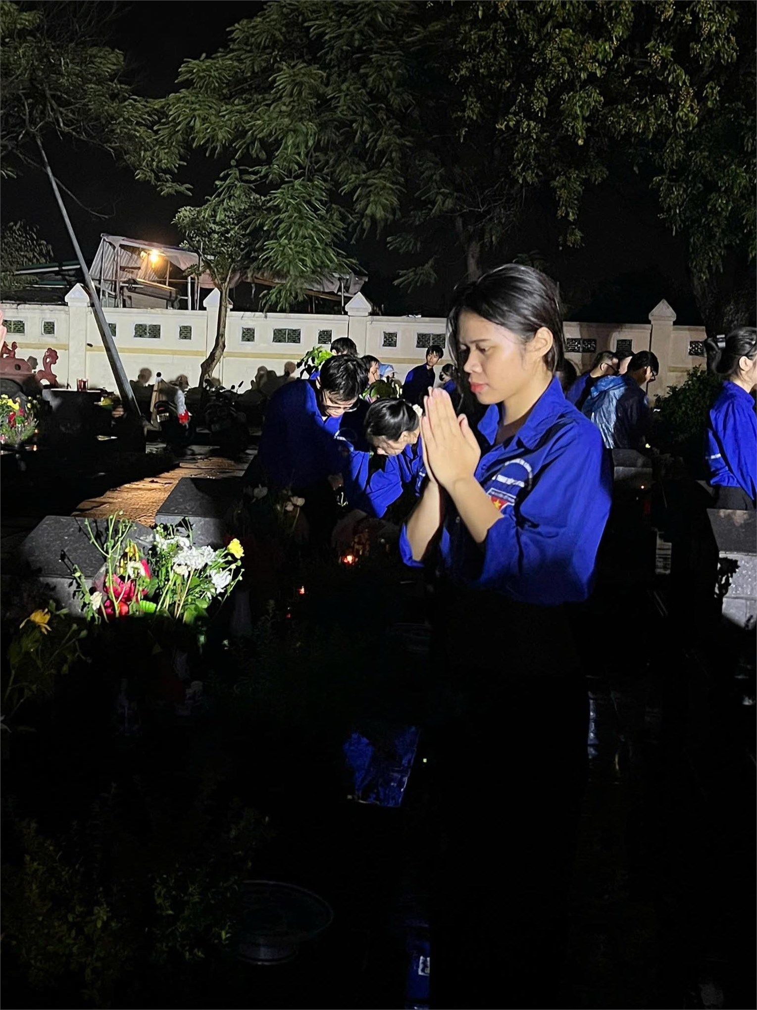 Tuổi trẻ Đại học Công nghiệp Hà Nội thắp nến tri ân kỷ niệm 78 năm Ngày Thương binh - Liệt sĩ (27/7/1947 – 27/7/2025)