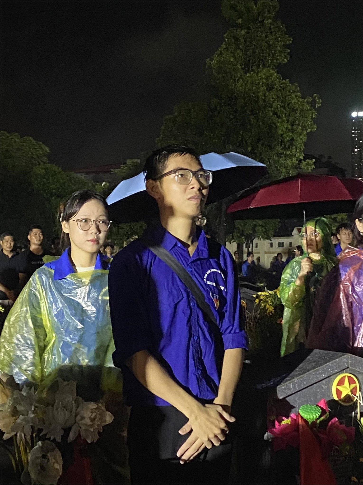 Tuổi trẻ Đại học Công nghiệp Hà Nội thắp nến tri ân kỷ niệm 78 năm Ngày Thương binh - Liệt sĩ (27/7/1947 – 27/7/2025)