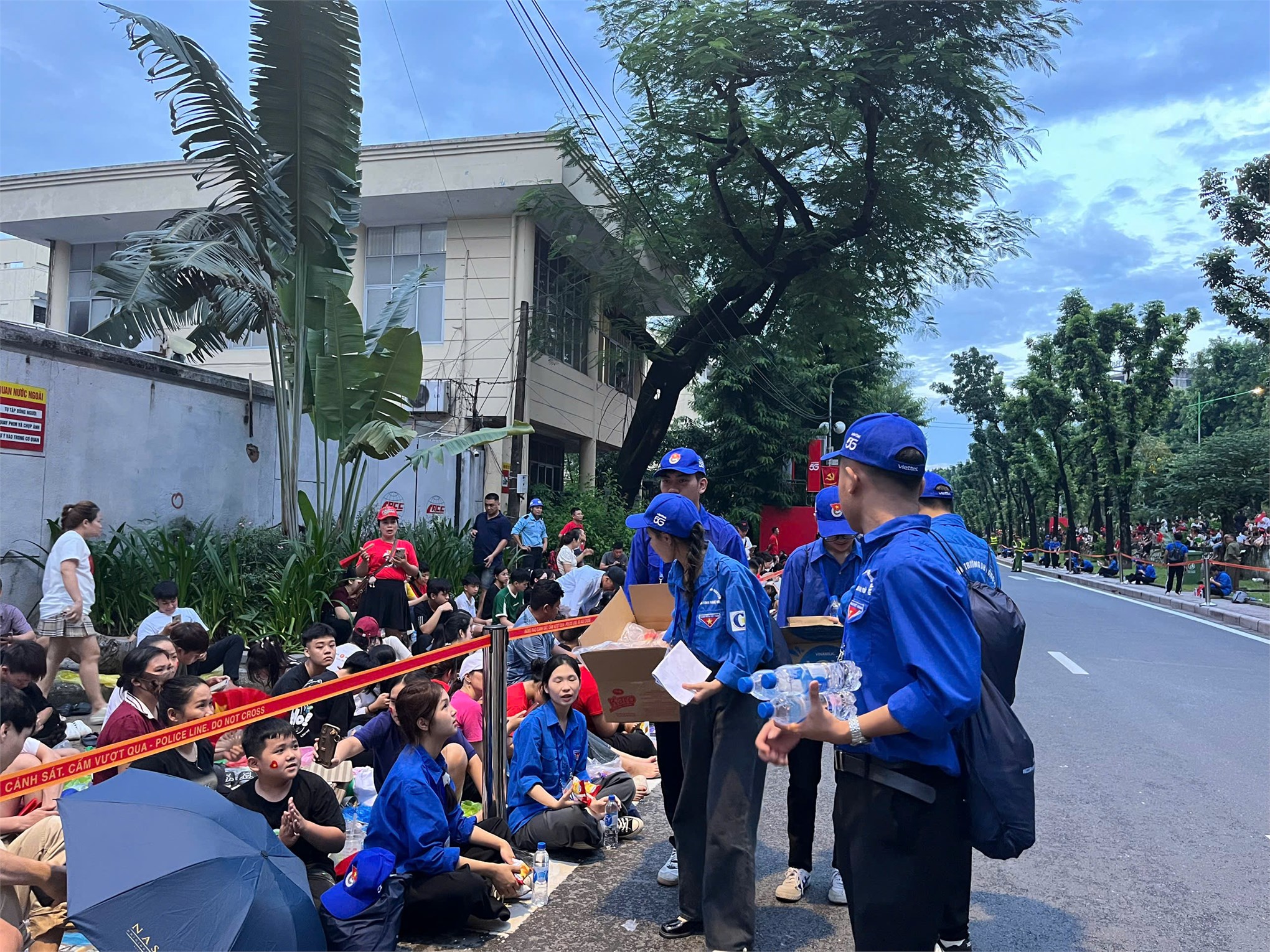 Ngọn lửa xanh giữa mưa gió – HaUI tự hào góp sức vào Đại lễ A80