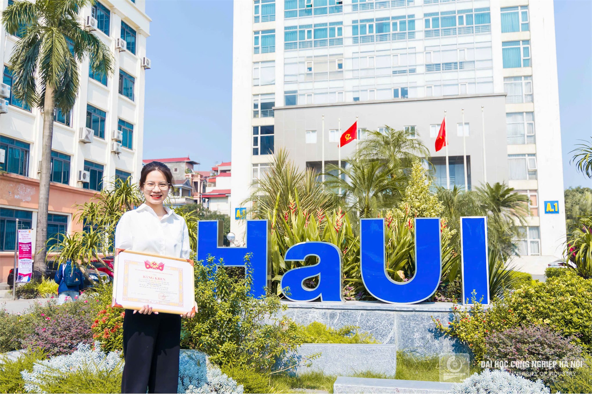 Nữ sinh Khoa học Công nghệ HaUI 2025 – Bản lĩnh, trí tuệ và khát vọng chinh phục tri thức