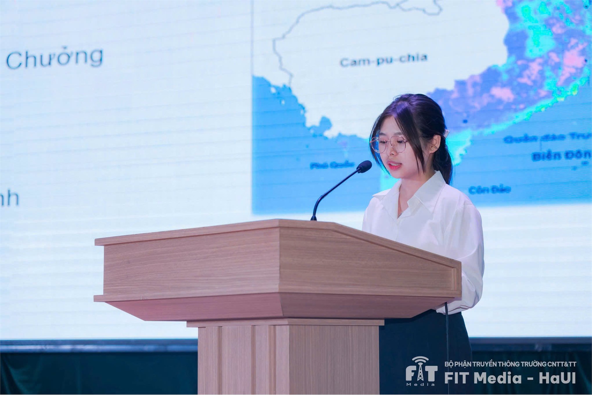 Nữ sinh Khoa học Công nghệ HaUI 2025 – Bản lĩnh, trí tuệ và khát vọng chinh phục tri thức
