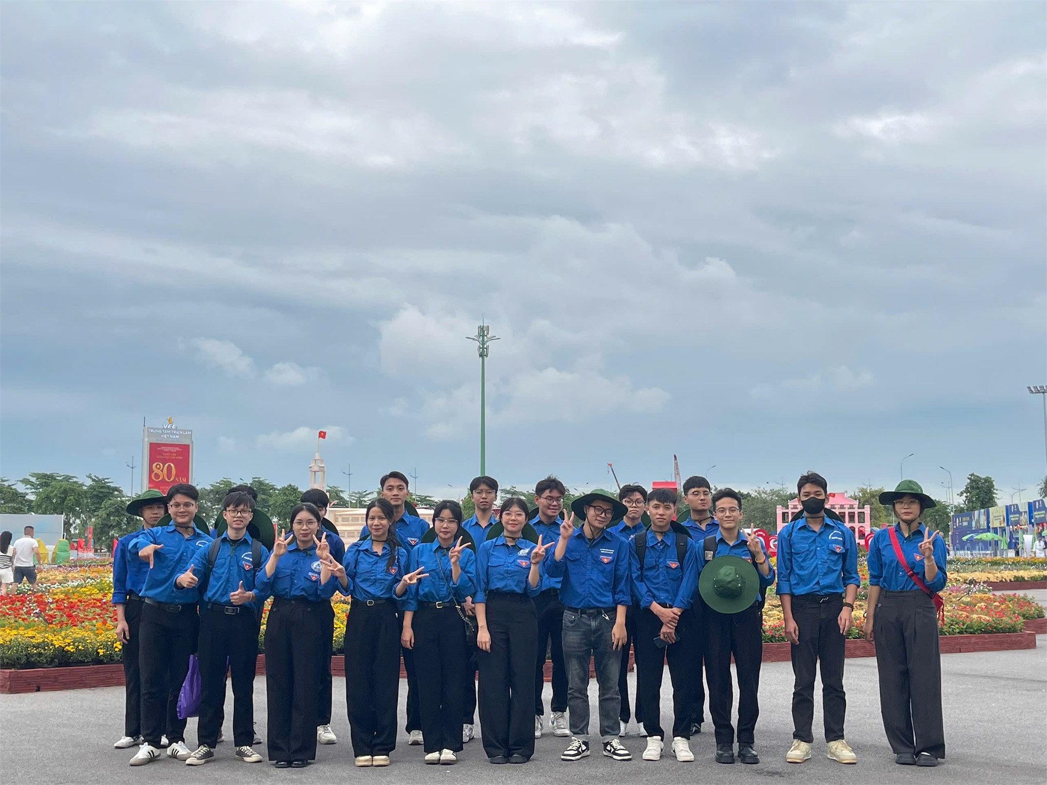 Sinh viên Đại học Công nghiệp Hà Nội – Chung tay cùng sự kiện trọng đại của đất nước