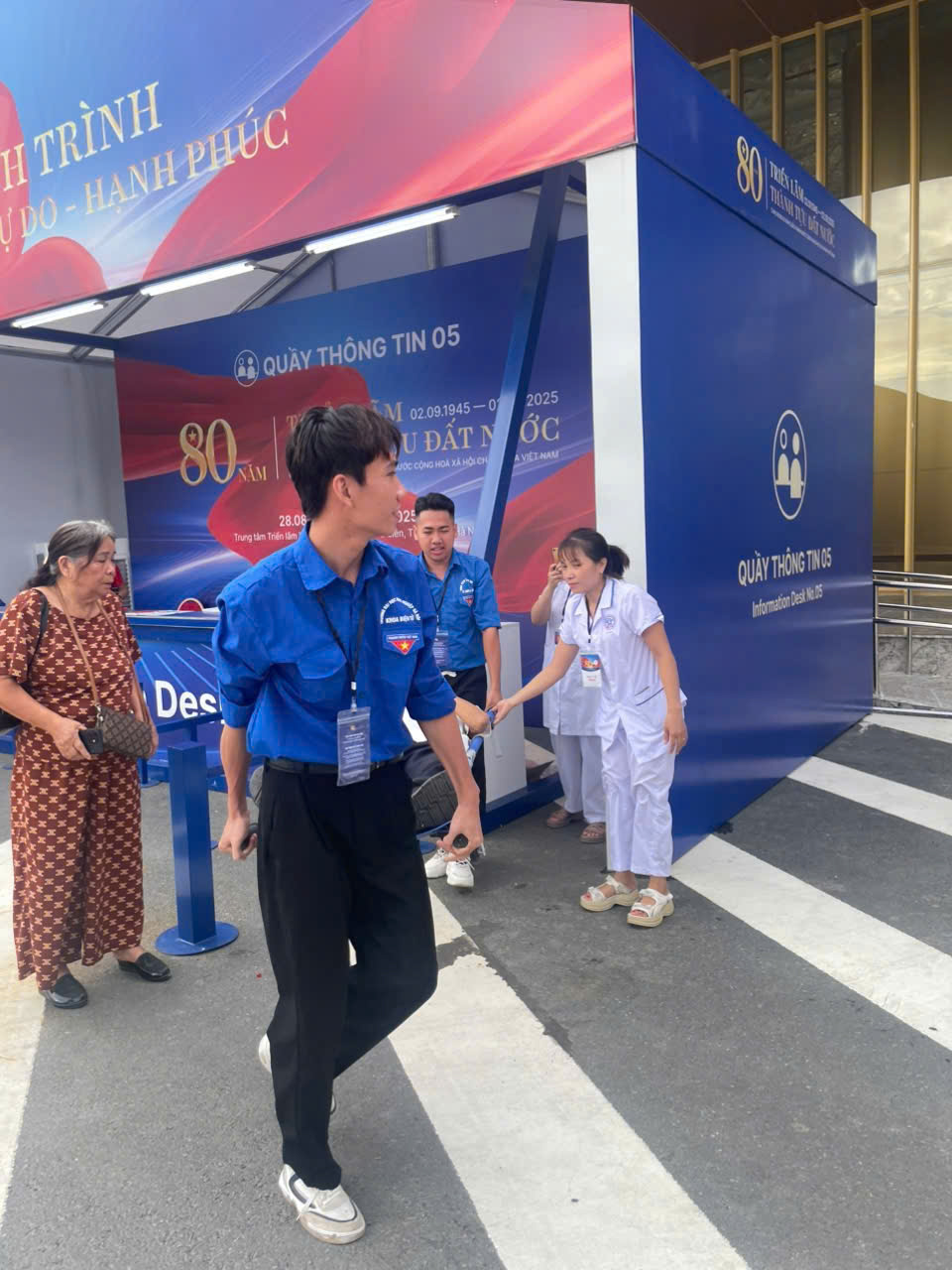 Sinh viên Đại học Công nghiệp Hà Nội – Chung tay cùng sự kiện trọng đại của đất nước