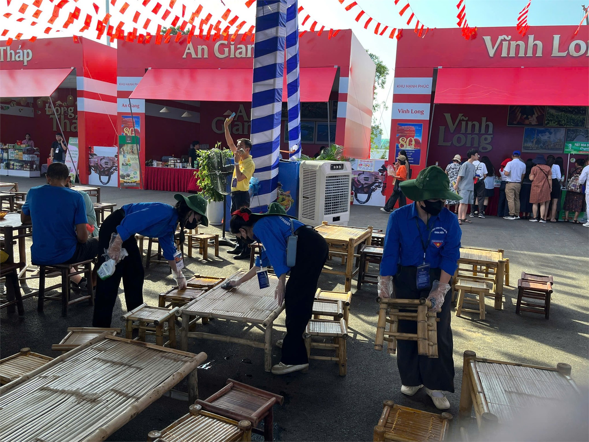 Sinh viên Đại học Công nghiệp Hà Nội – Chung tay cùng sự kiện trọng đại của đất nước