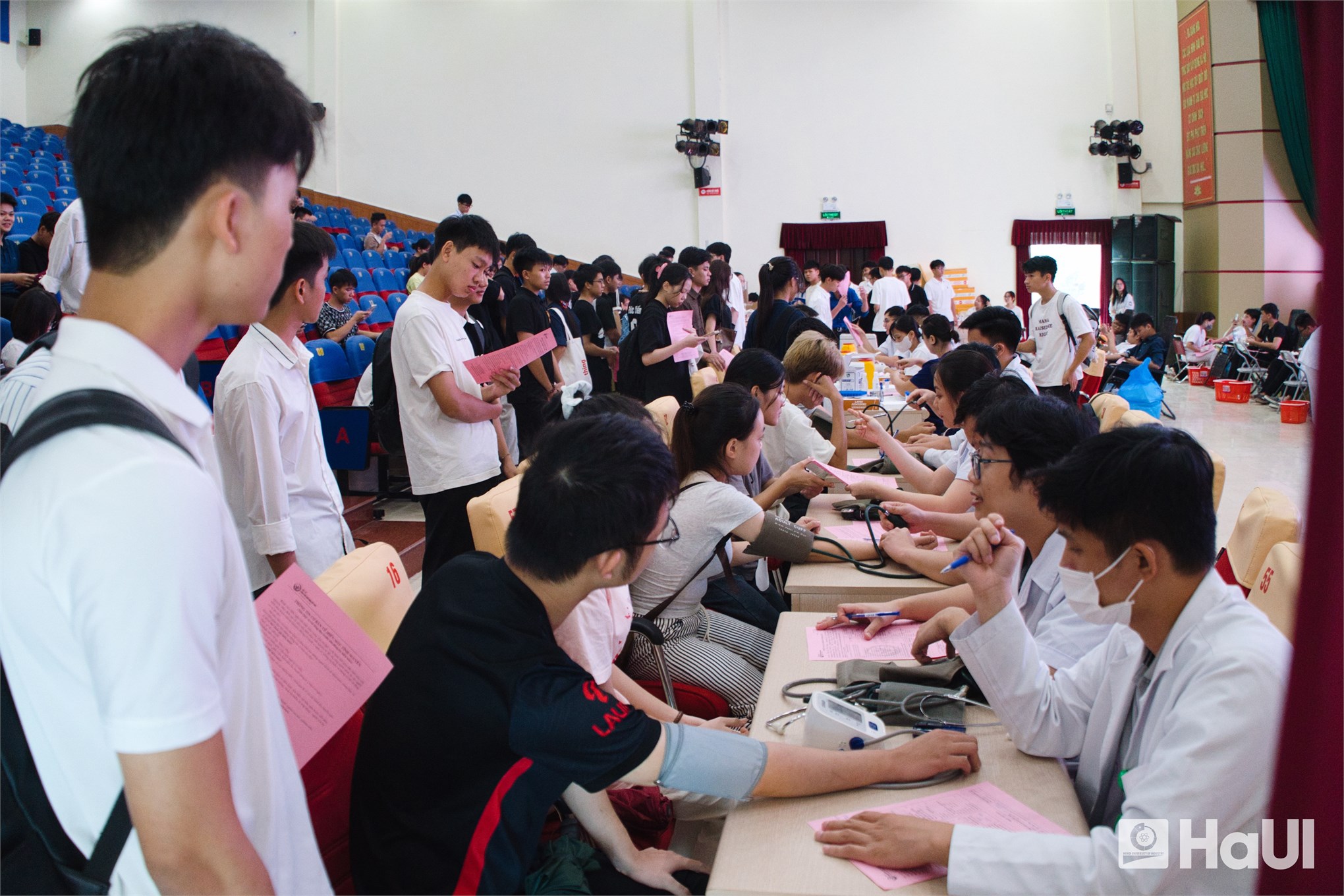 “Một giọt máu cho đi – Một cuộc đời ở lại”