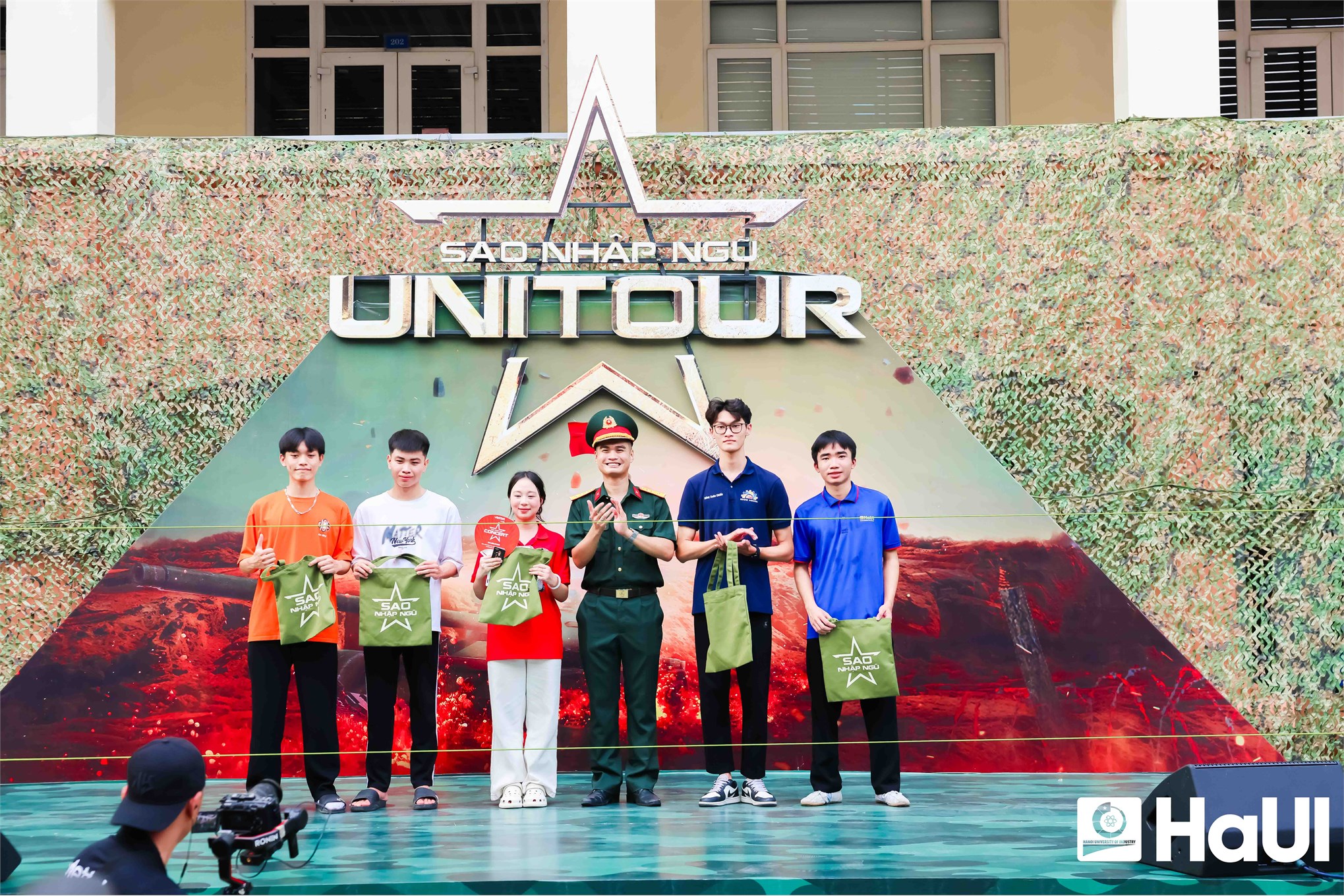 Tuổi trẻ HaUI rèn ý chí, tỏa sáng bản lĩnh cùng “Sao nhập ngũ Unitour 2025”
