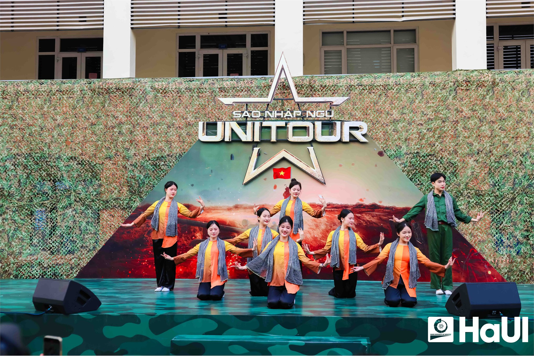 Tuổi trẻ HaUI rèn ý chí, tỏa sáng bản lĩnh cùng “Sao nhập ngũ Unitour 2025”