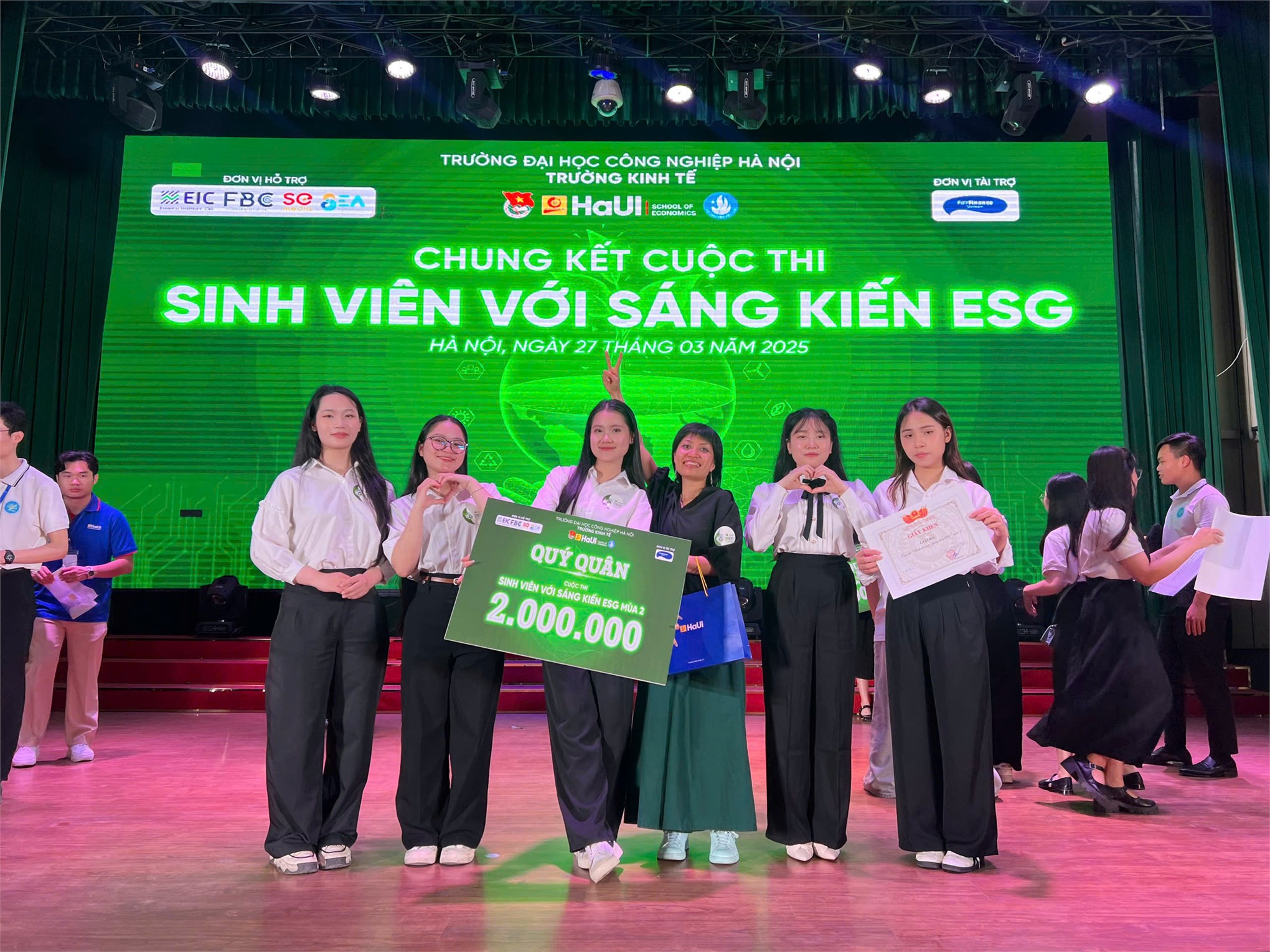 Nguyễn Thị Lê – Dấu ấn của trí tuệ, bản lĩnh và tinh thần cống hiến