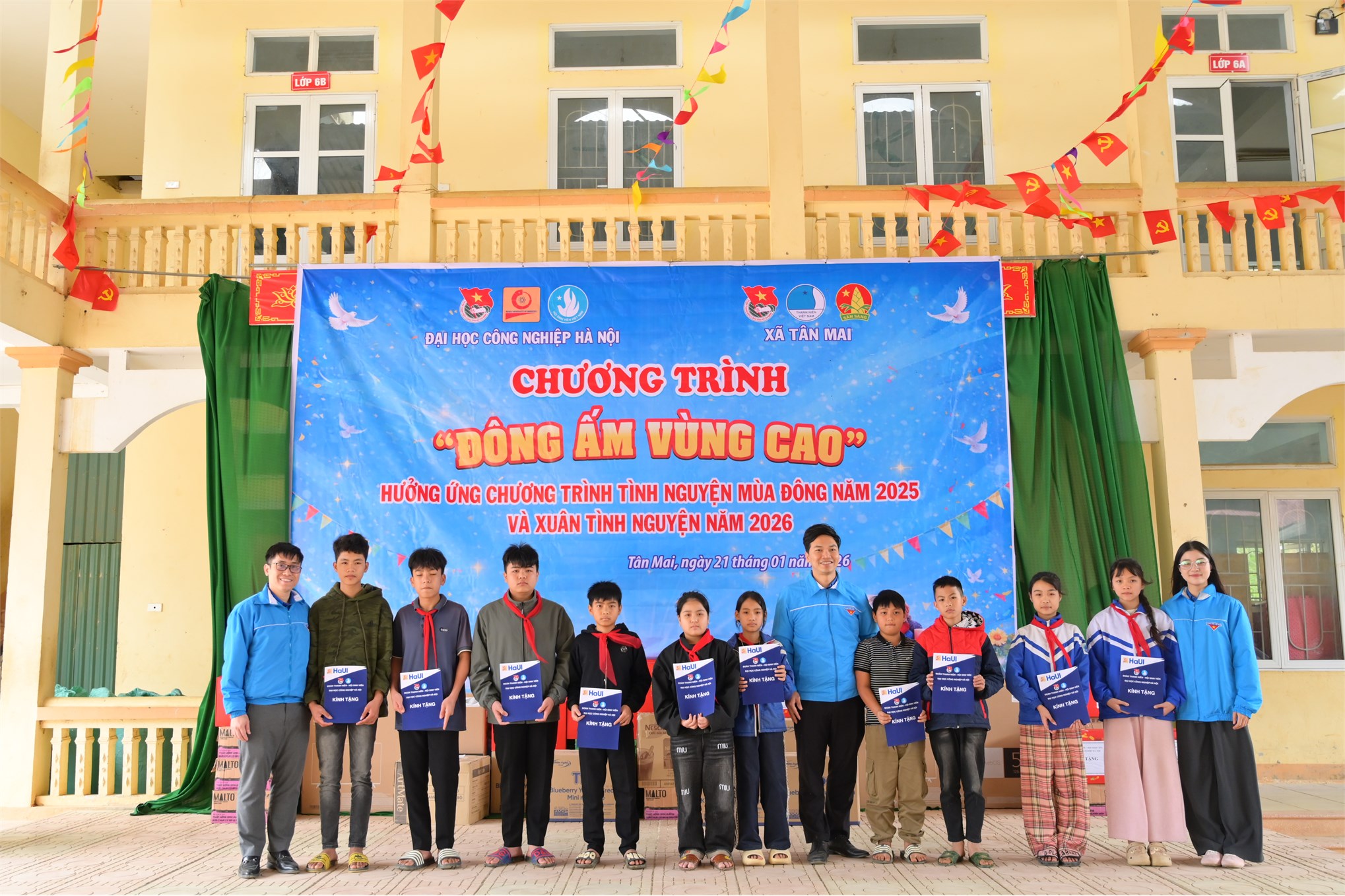 Hành trình “Đông ấm vùng cao 2026” – Tuổi trẻ HaUI thắp sáng ước mơ nơi miền sơn cước