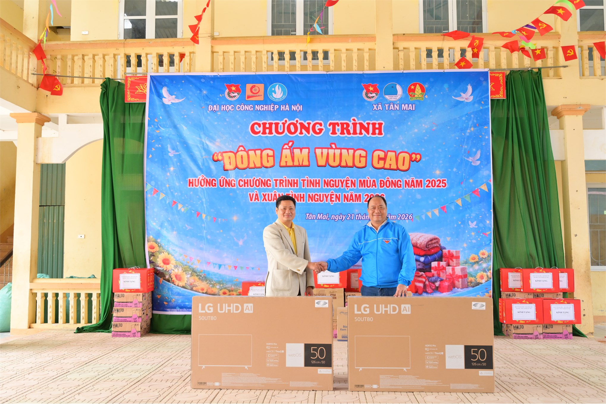 Hành trình “Đông ấm vùng cao 2026” – Tuổi trẻ HaUI thắp sáng ước mơ nơi miền sơn cước