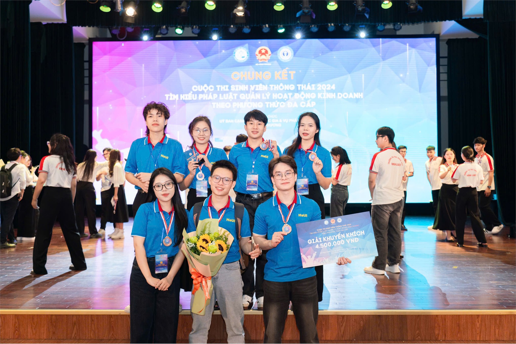 Nguyễn Hồng Minh – Nữ sinh Kế toán bản lĩnh, tỏa sáng danh hiệu “Sinh viên 5 tốt” cấp Thành phố