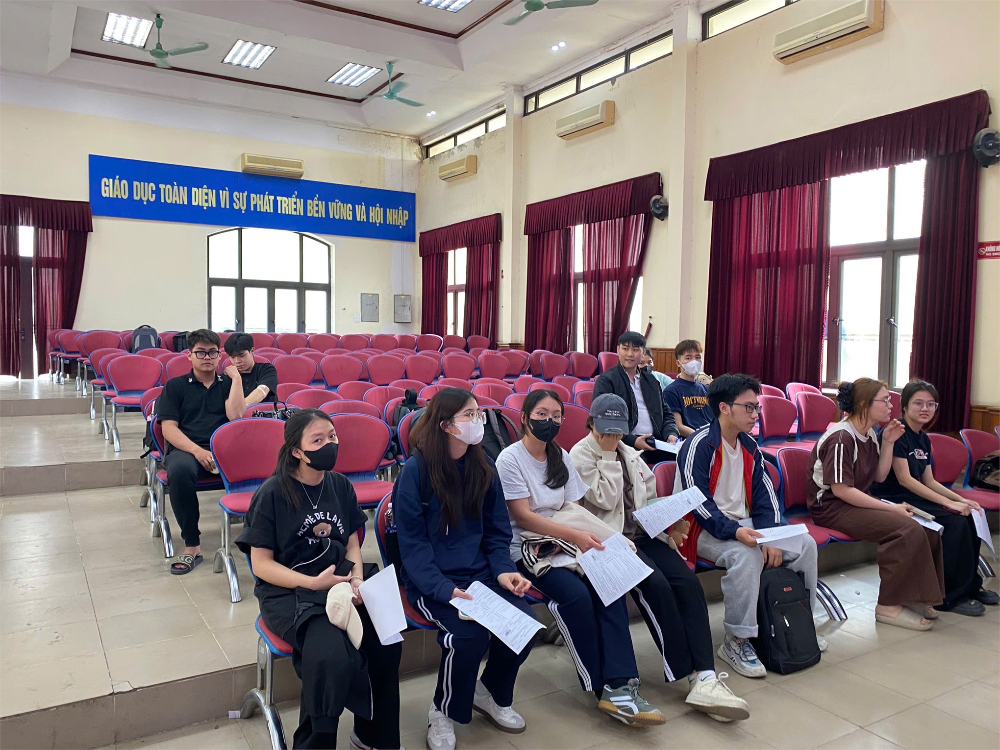 Ngày hội hiến máu tình nguyện `Lễ hội Xuân hồng` năm 2026