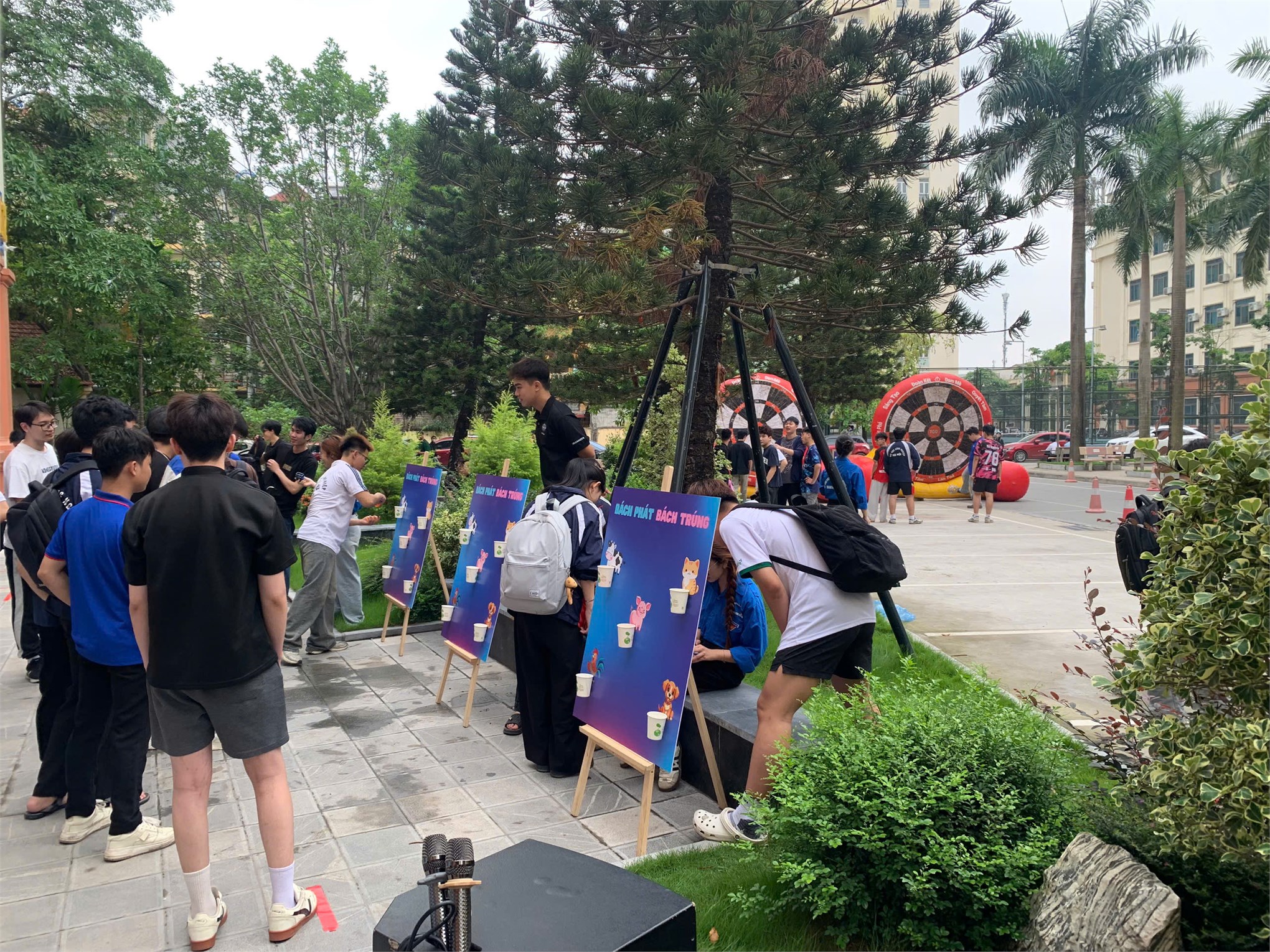 Tuổi trẻ HaUI lan tỏa lối sống xanh qua chương trình ` Ngày hội Xanh - Sáng tạo - Bền vững`