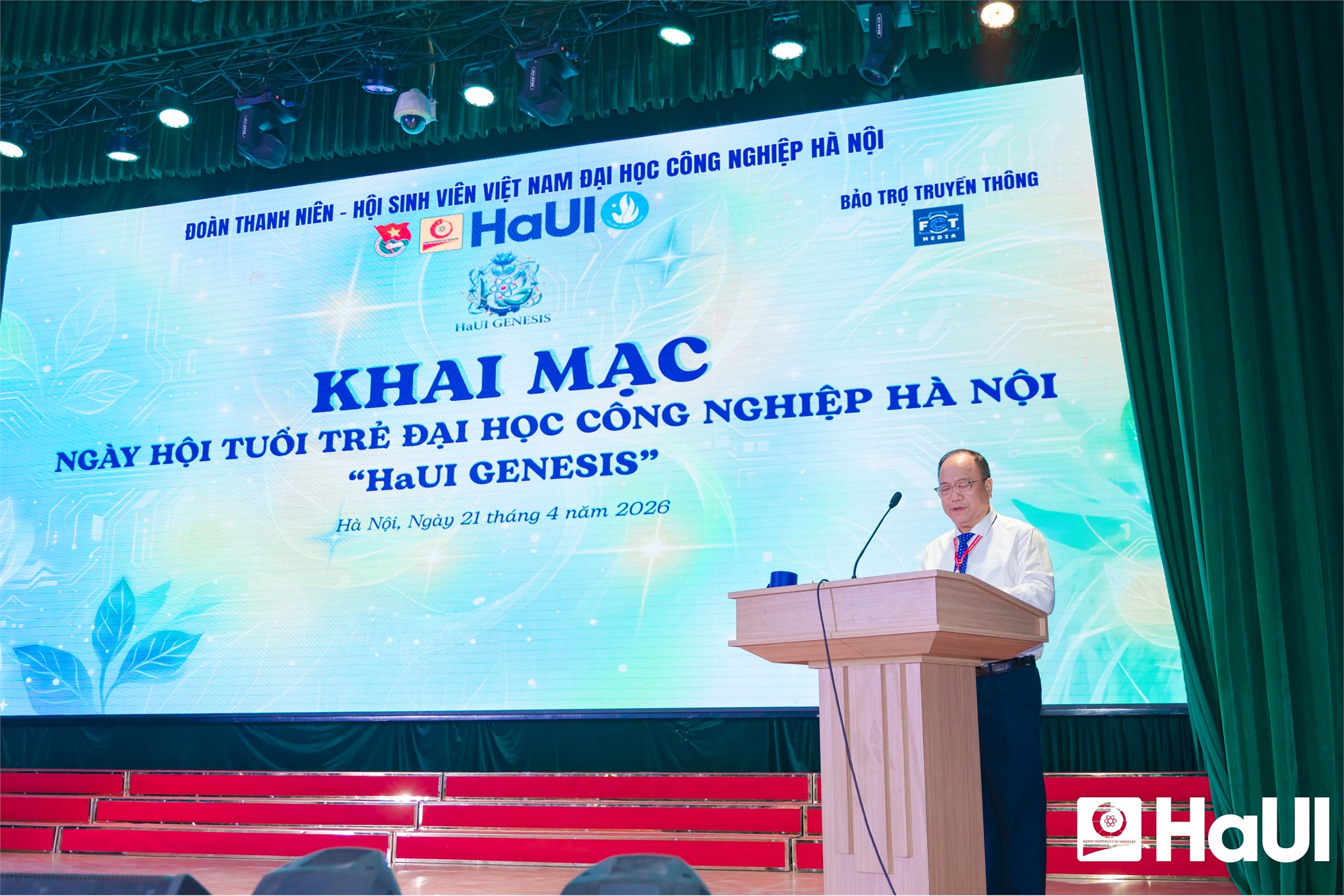 Bùng nổ sức trẻ tại Ngày hội `HaUI Genesis 2026`