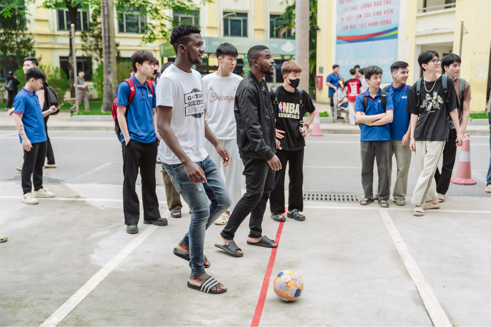 Bùng nổ sức trẻ tại Ngày hội `HaUI Genesis 2026`