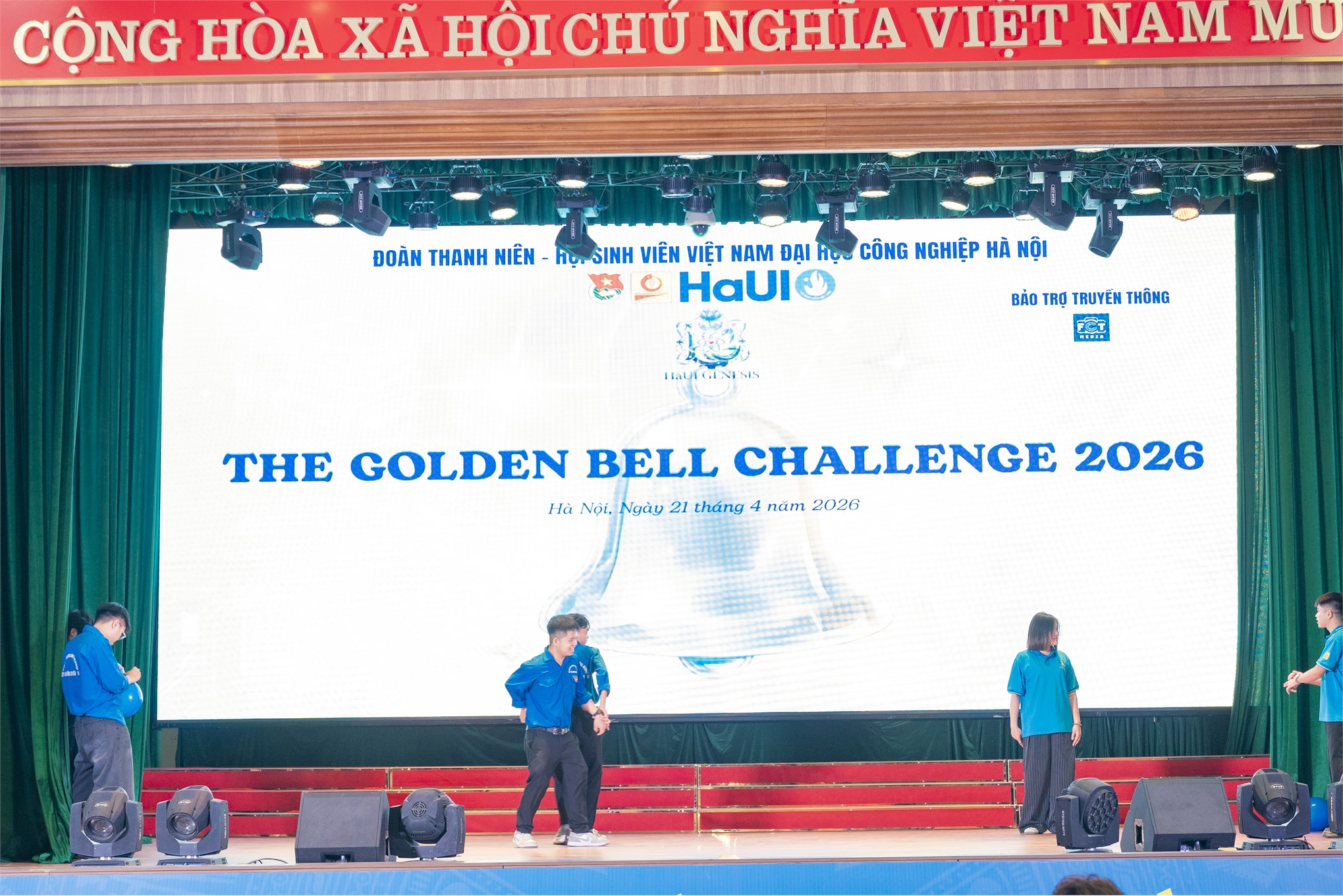 Bùng nổ sức trẻ tại Ngày hội `HaUI Genesis 2026`