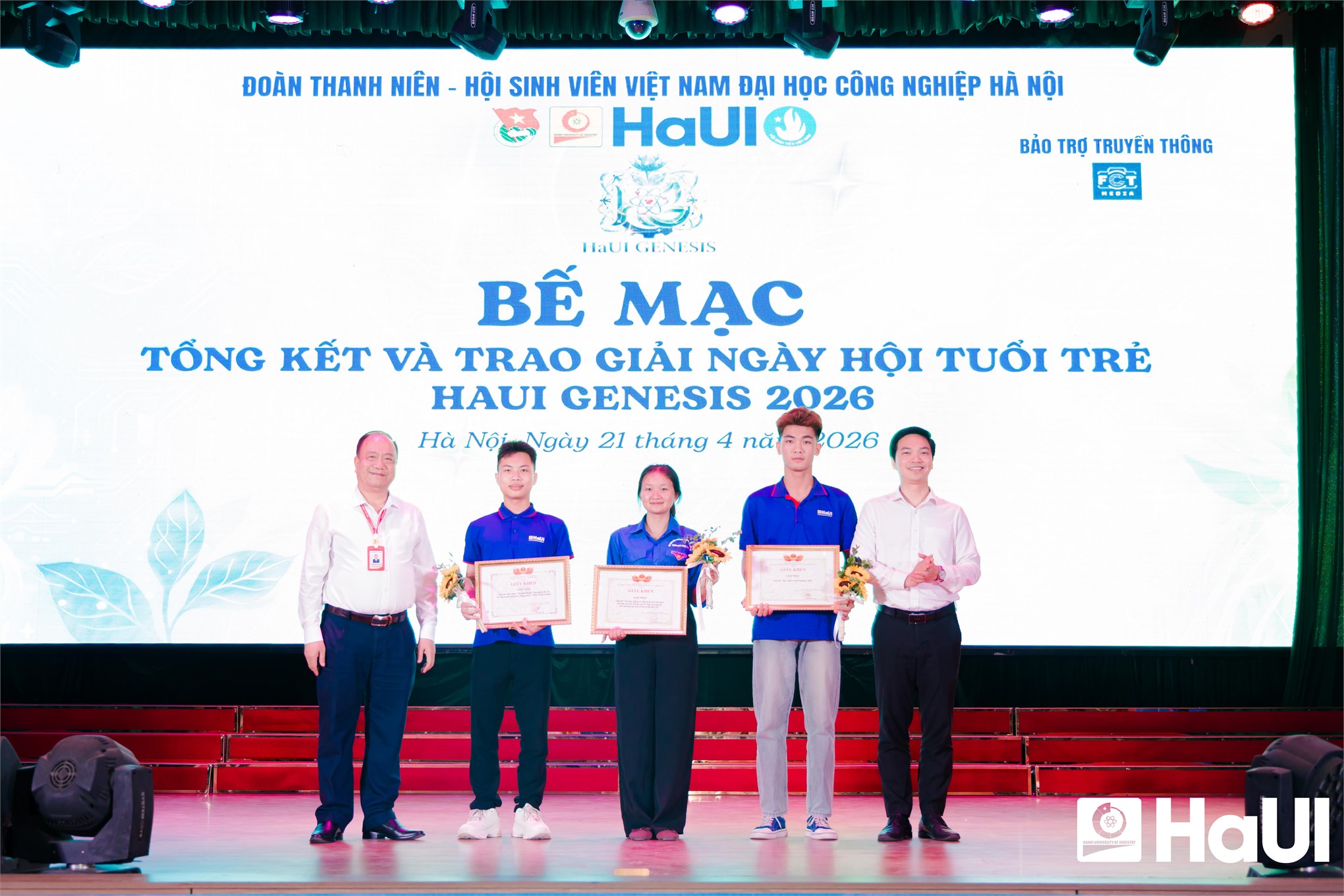 Bùng nổ sức trẻ tại Ngày hội `HaUI Genesis 2026`